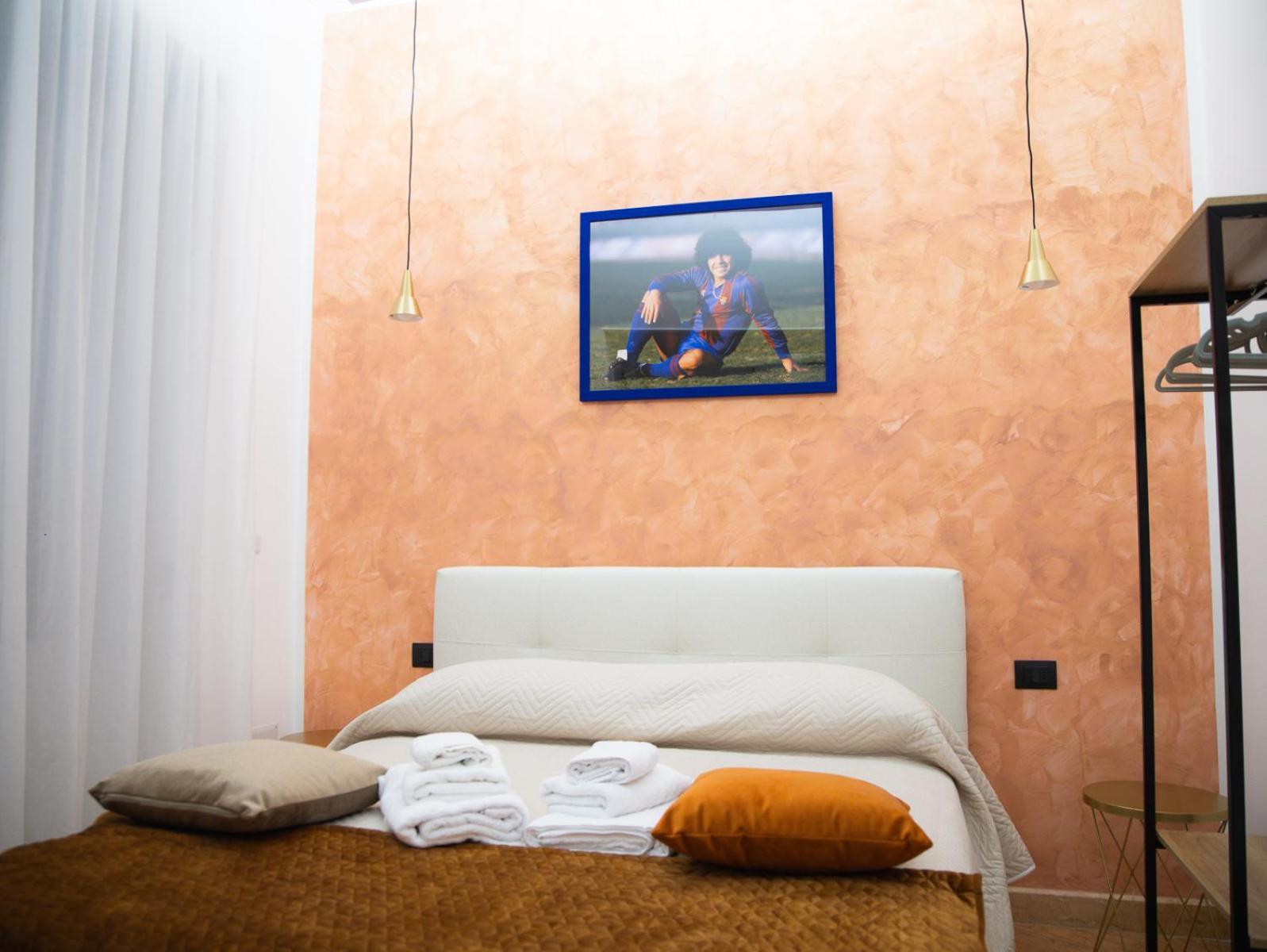 El Diez Guest house Naples