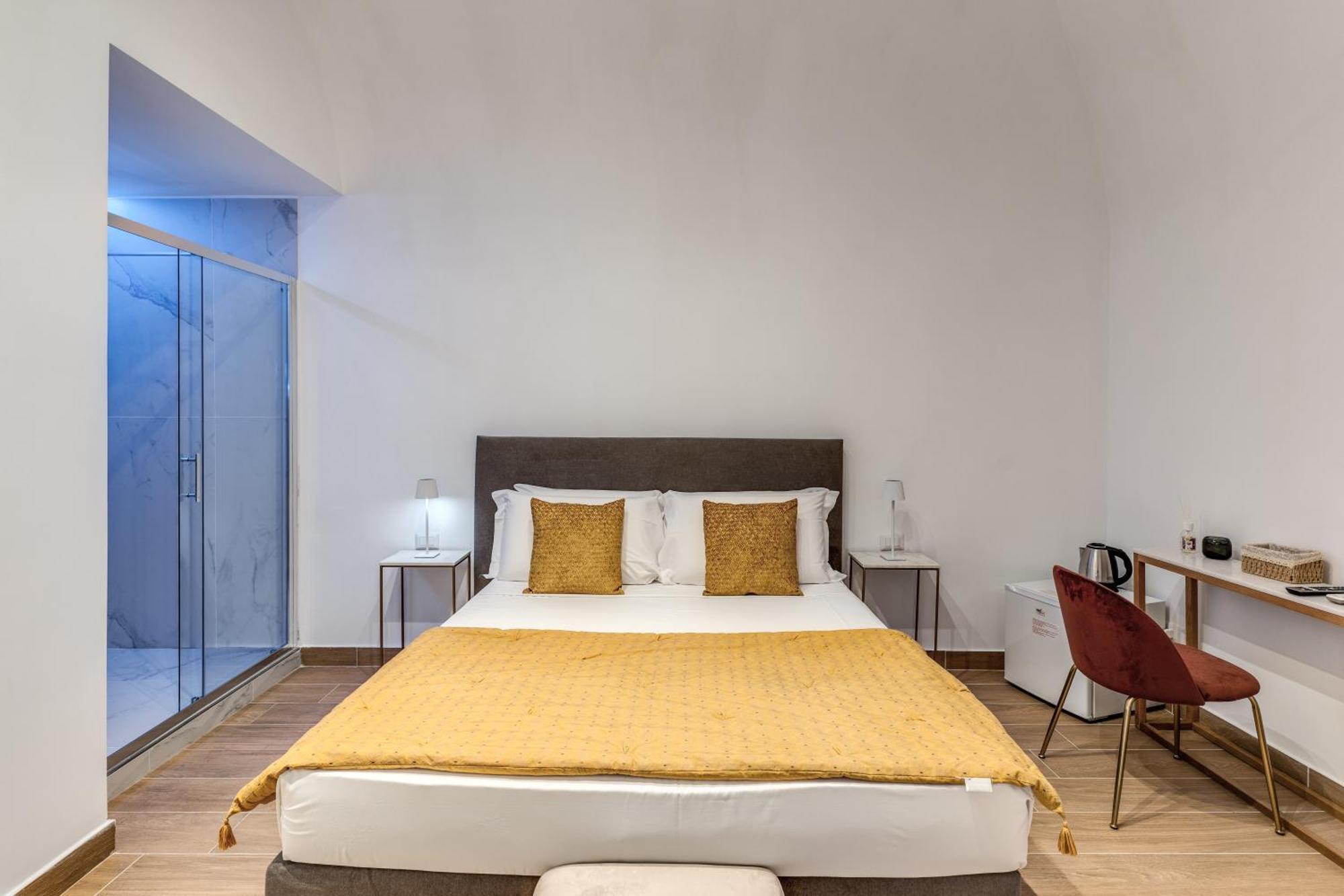 Domus Partenopea Guest house