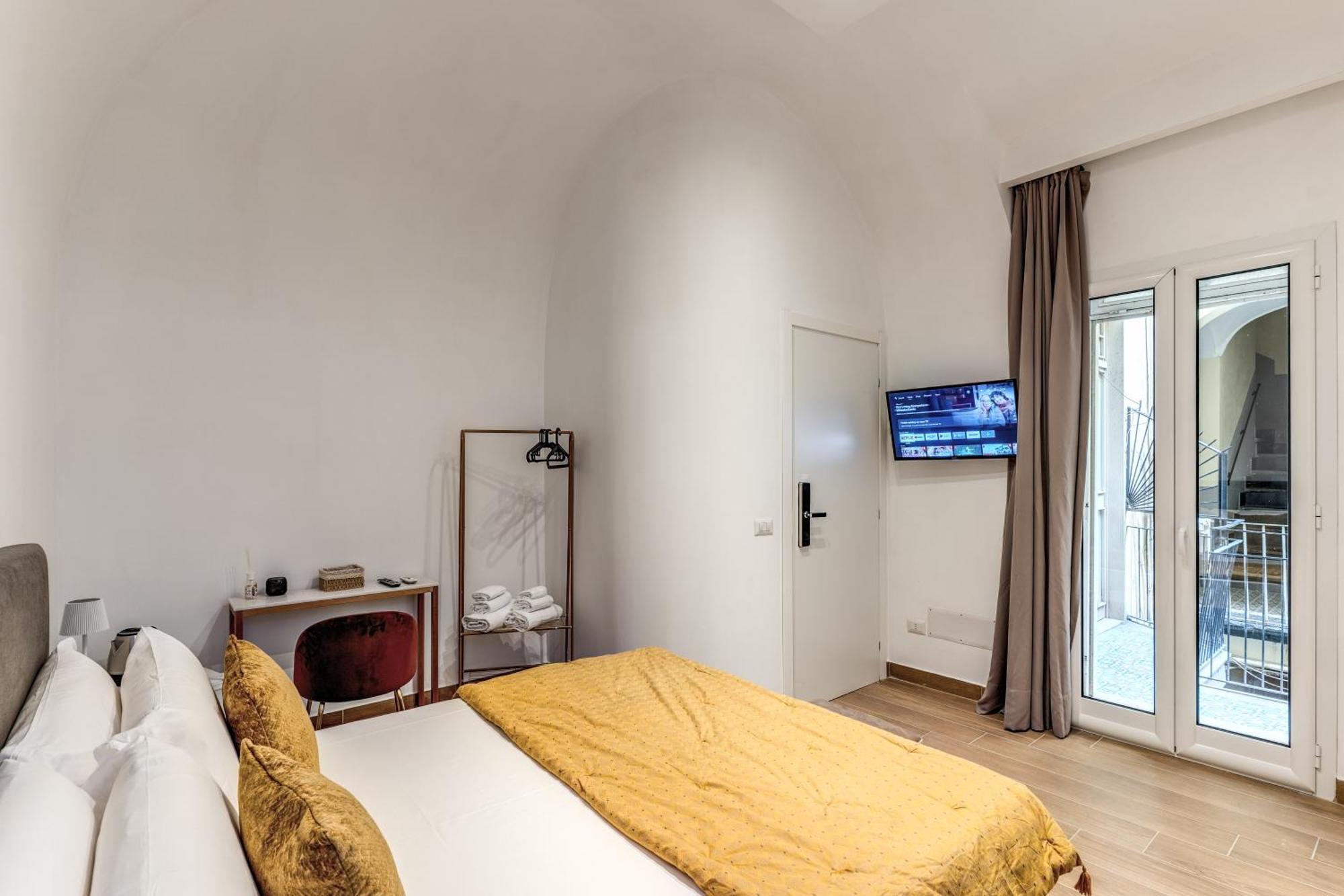 Domus Partenopea Guest house *