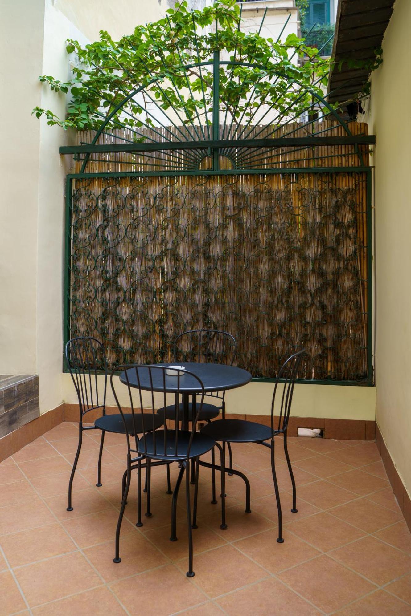Chiatamone Relais Apartment Naples