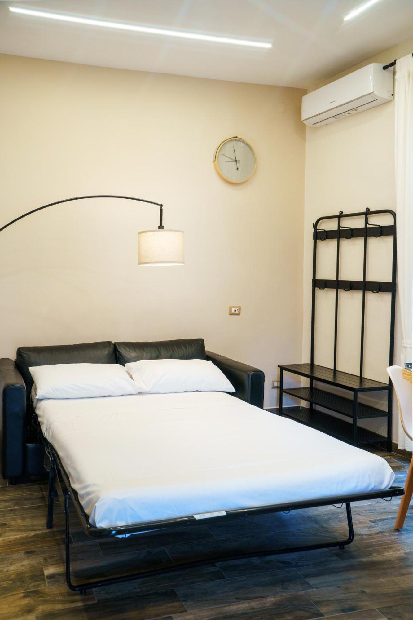 Chiatamone Relais Apartment Naples