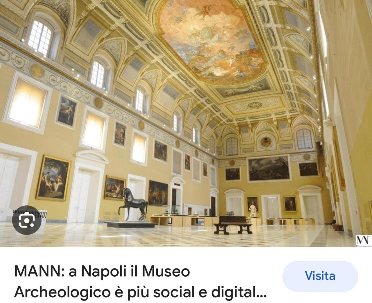 La Vie Est Belle Naples