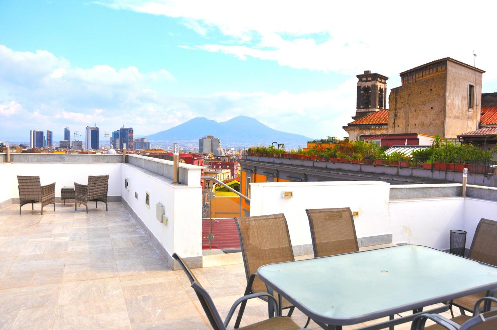 Palazzo Settembrini 49 Aparthotel Naples