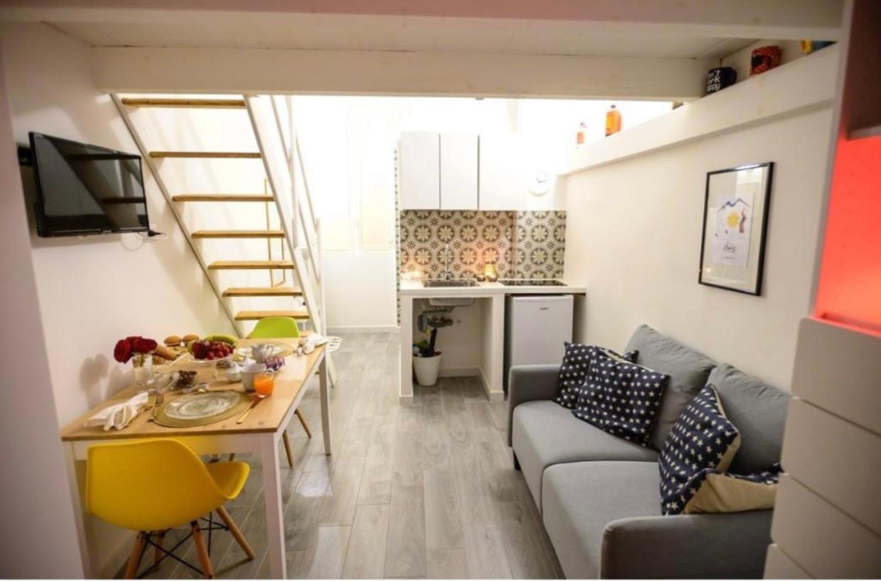 Central Guest House Naples