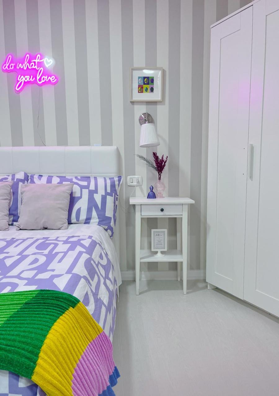 Fifteen Apartment *