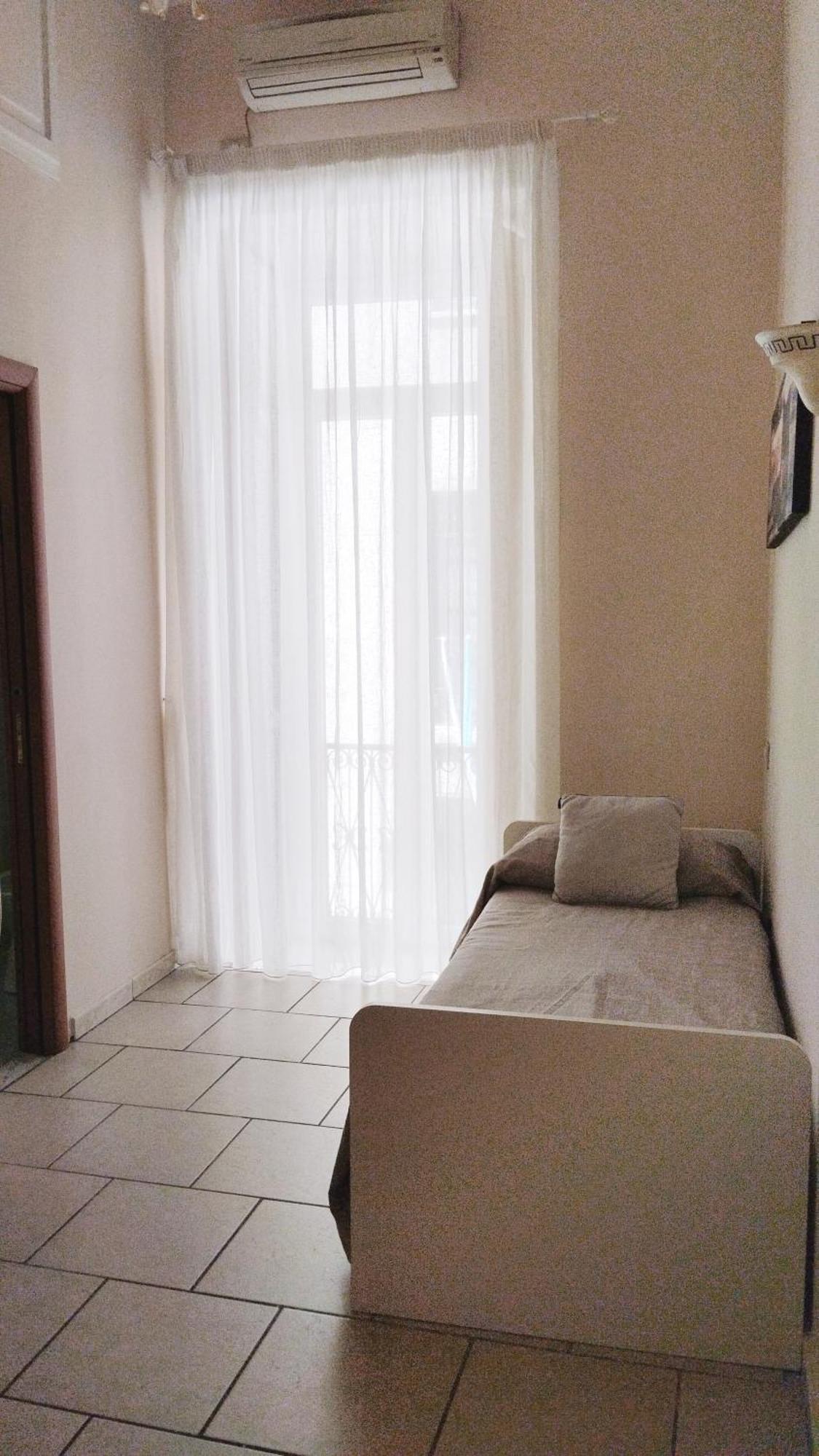 Campagnari 2* Naples