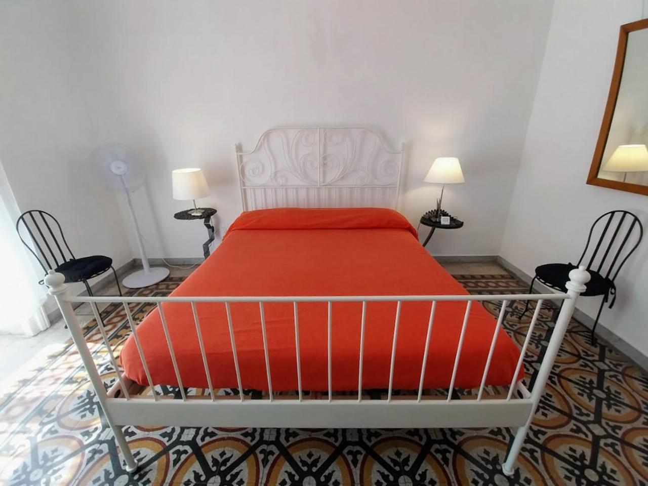 L'atelier Vedi Ai Tuoi Piedi Naples