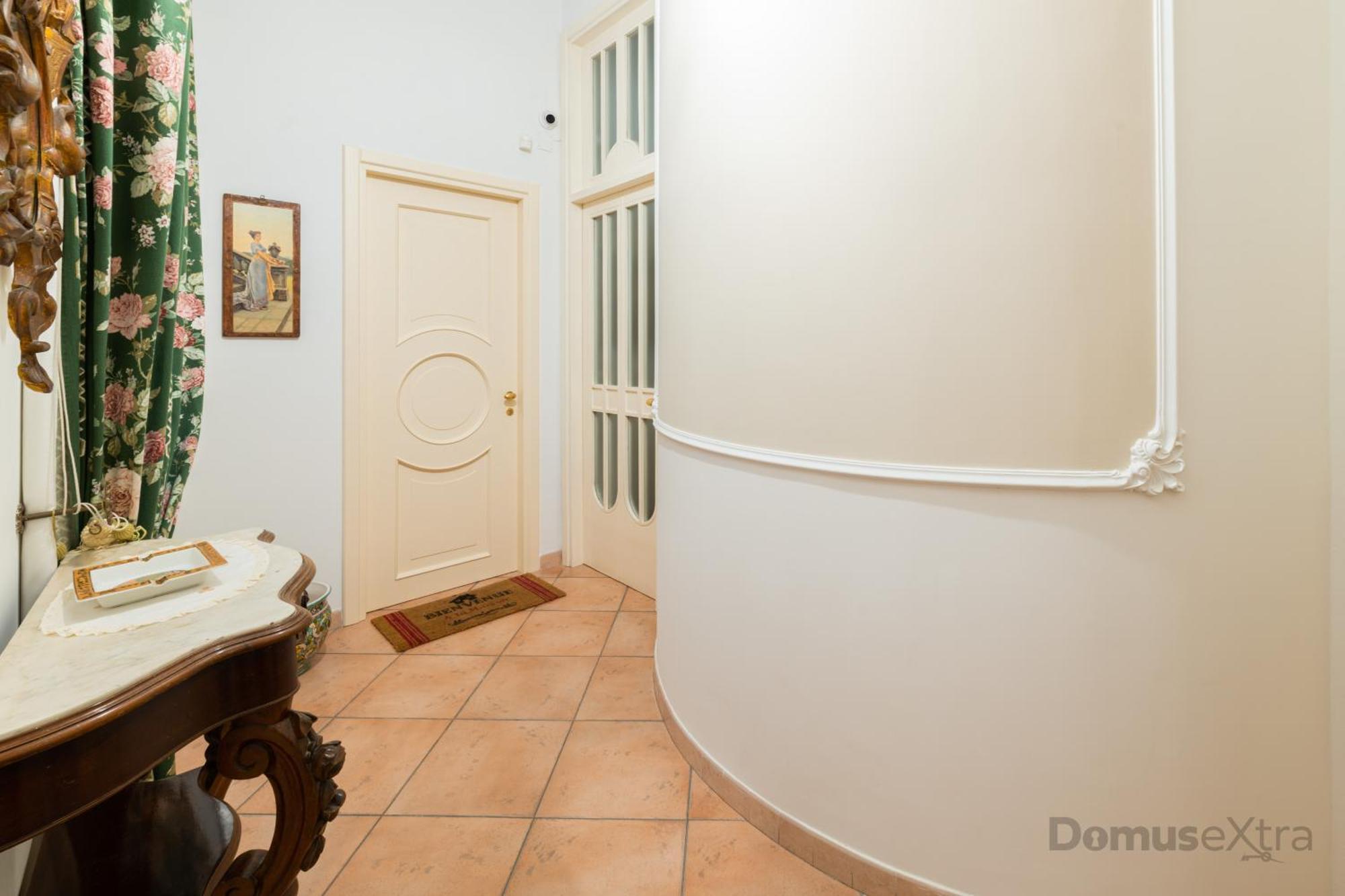 De Cesare53 By Domusextra Naples