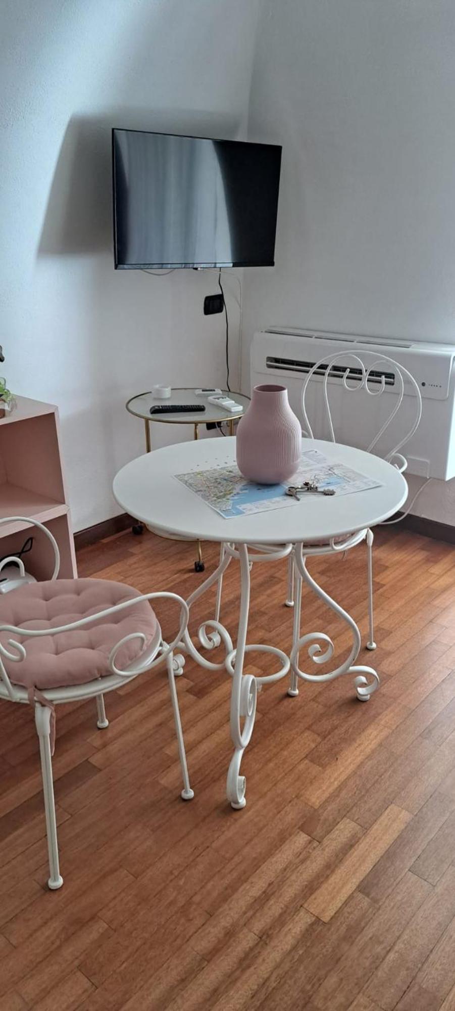 Centro Chiaia Apartment *