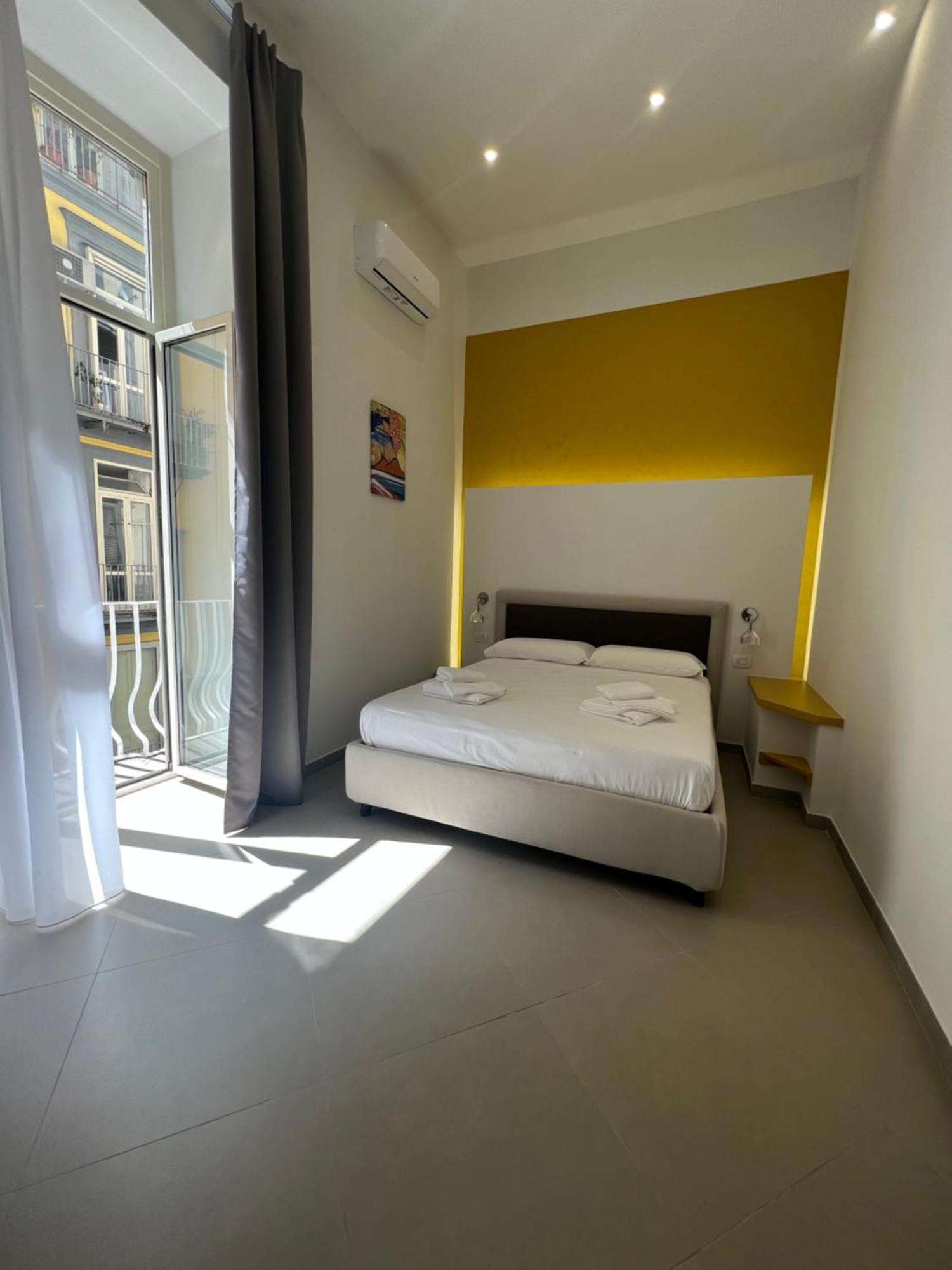 Dimora Chiaia 209 Guest house *