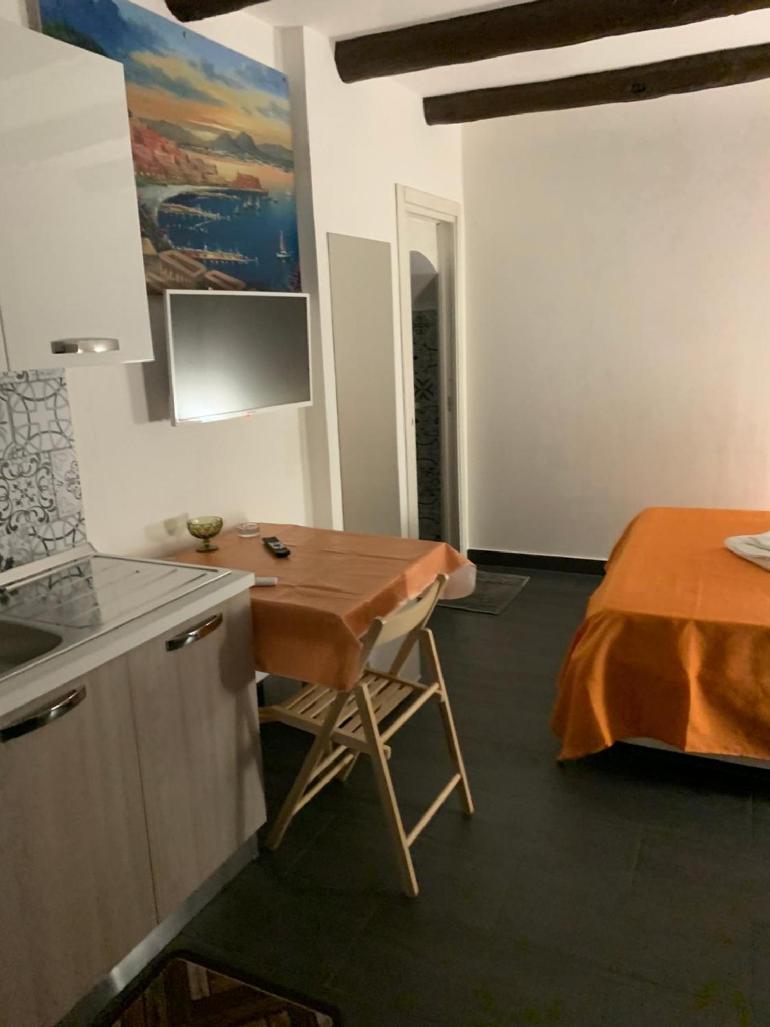 Viky House Chiaia Apartment Naples