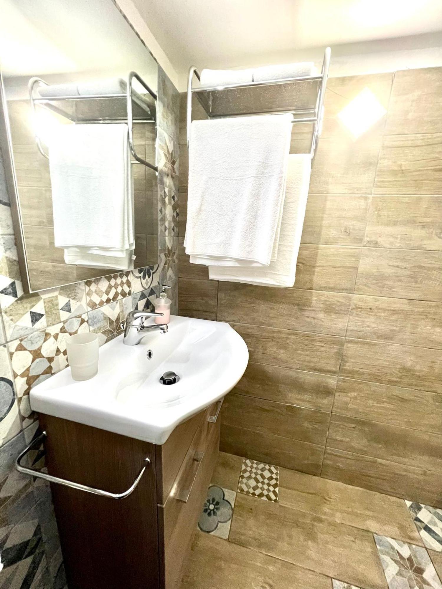 Santa Chiara Apartment