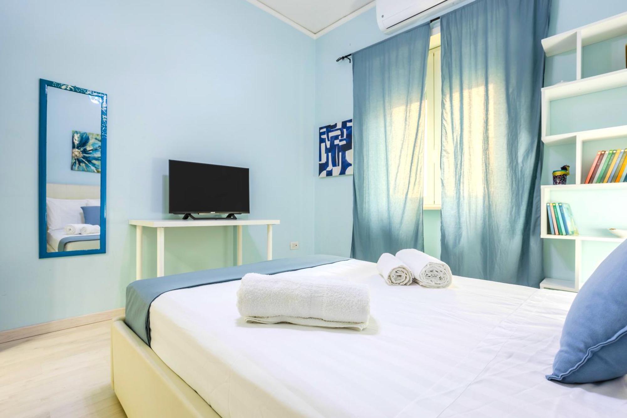 Apartment Hostly - Vittoria House - Near The Center With Private Parking