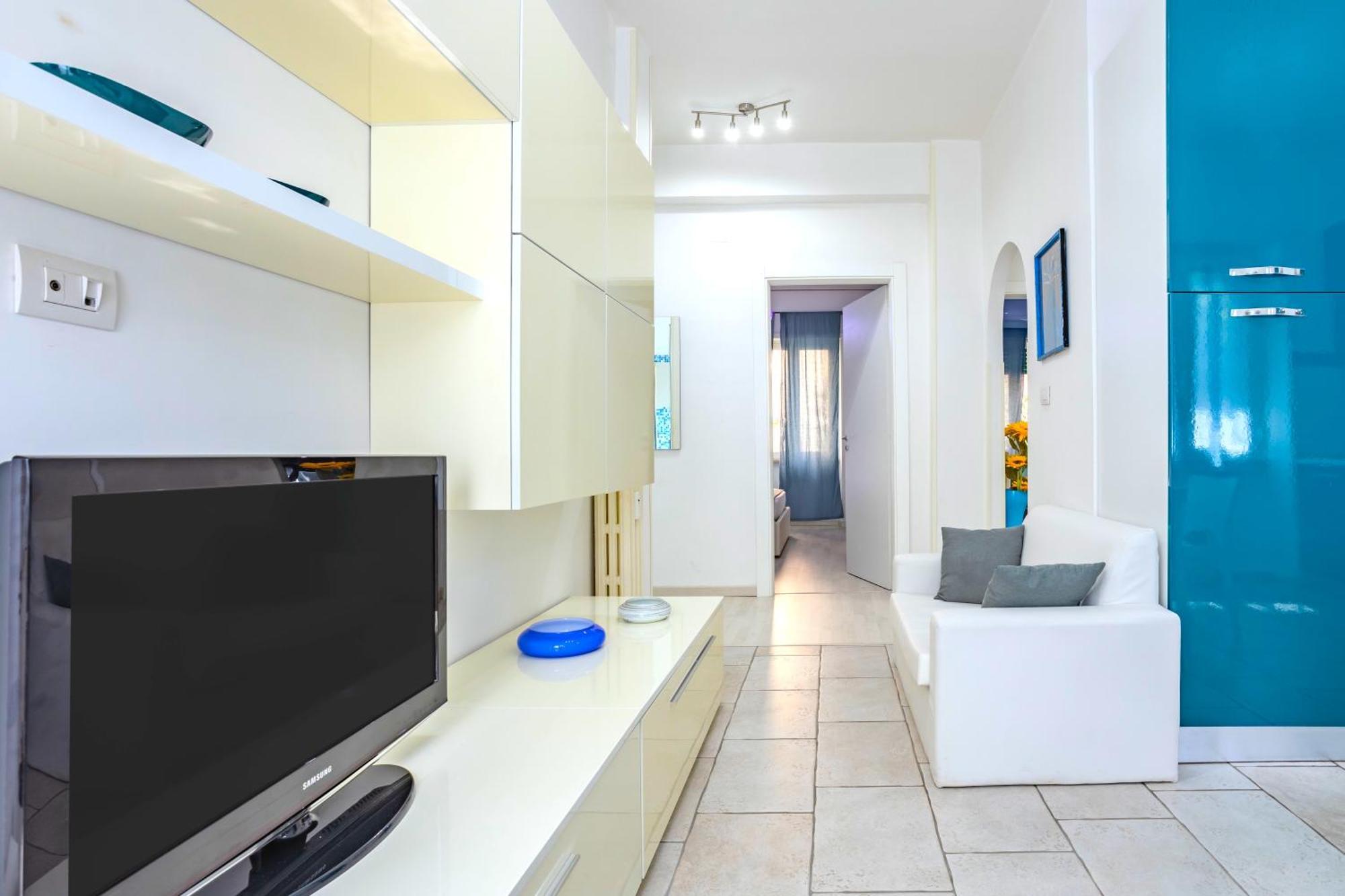 Apartment Hostly - Vittoria House - Near The Center With Private Parking