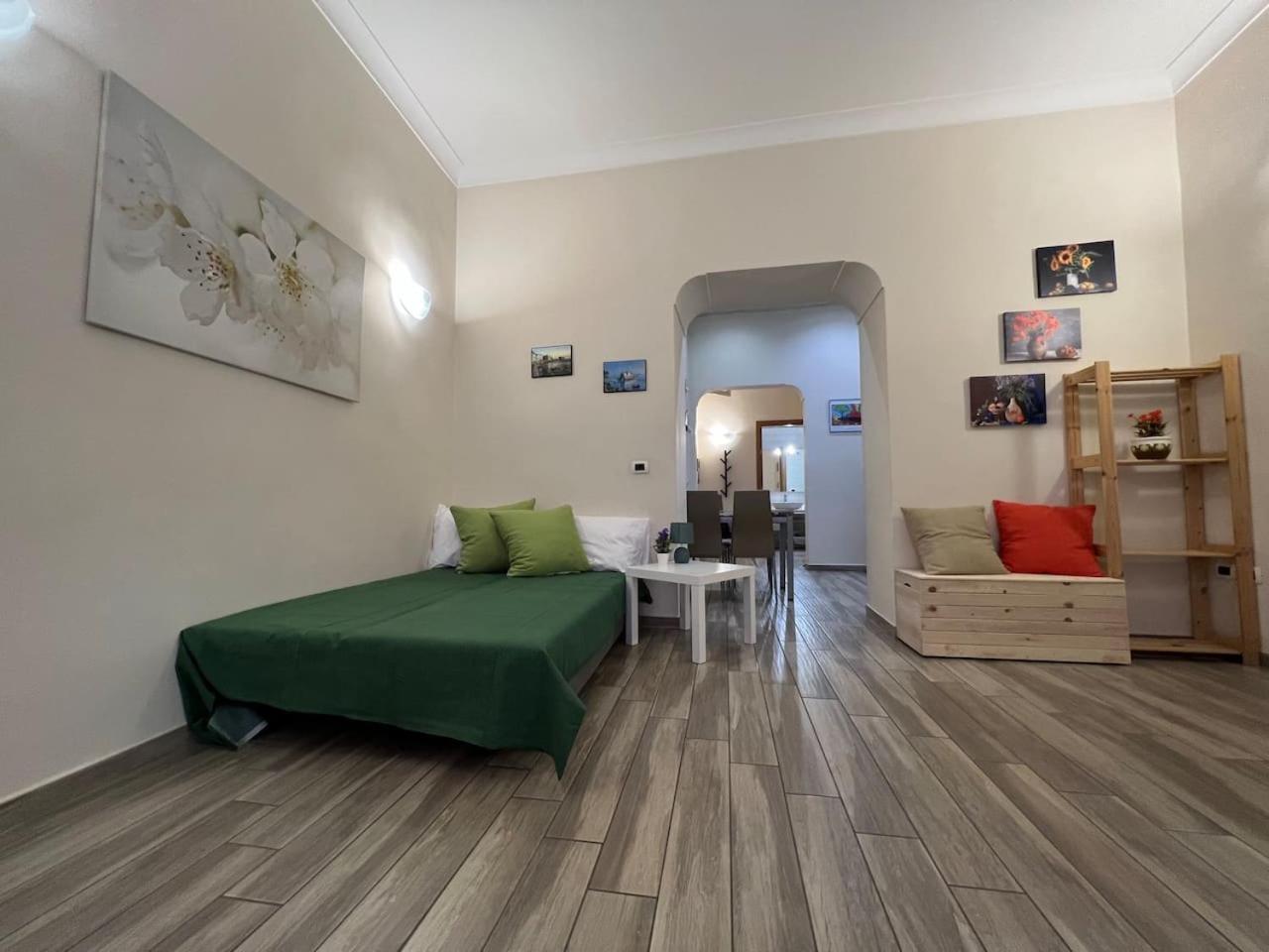 Traversa Toledo, Intero Al Plebiscito Naples