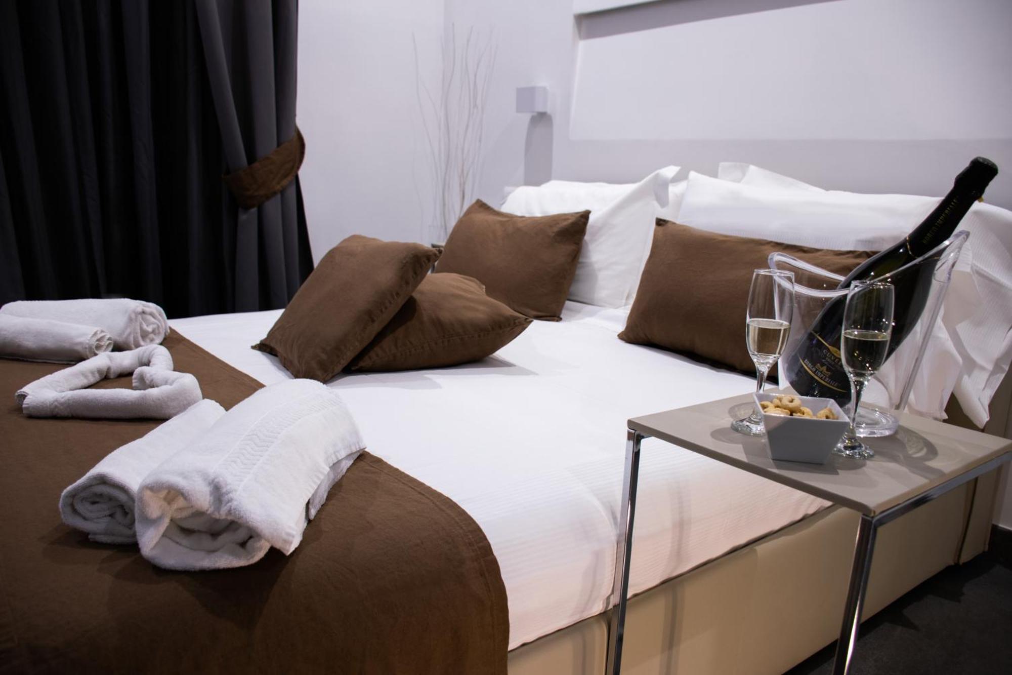 Bed & Breakfast Megaris Luxury