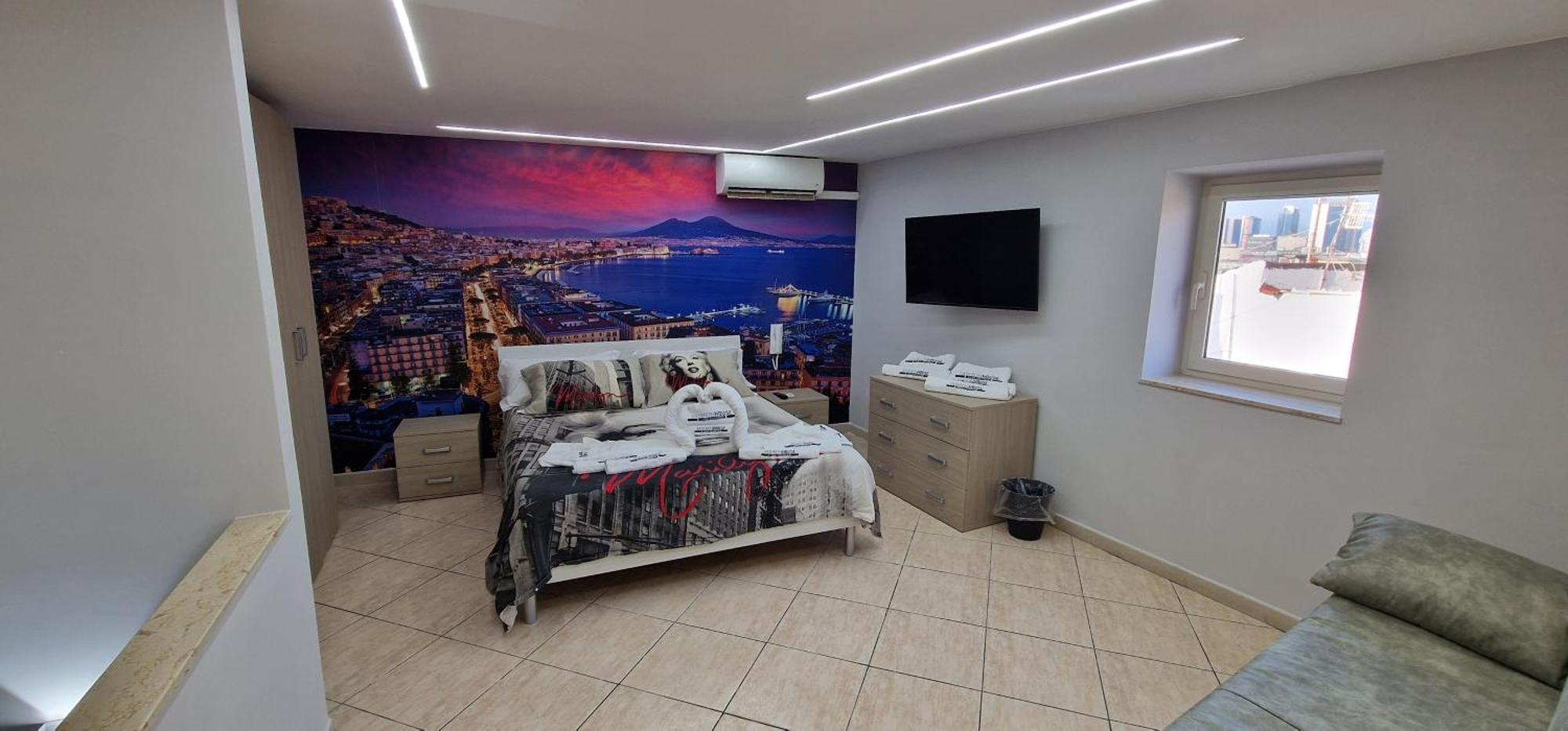 Fashion House Naples