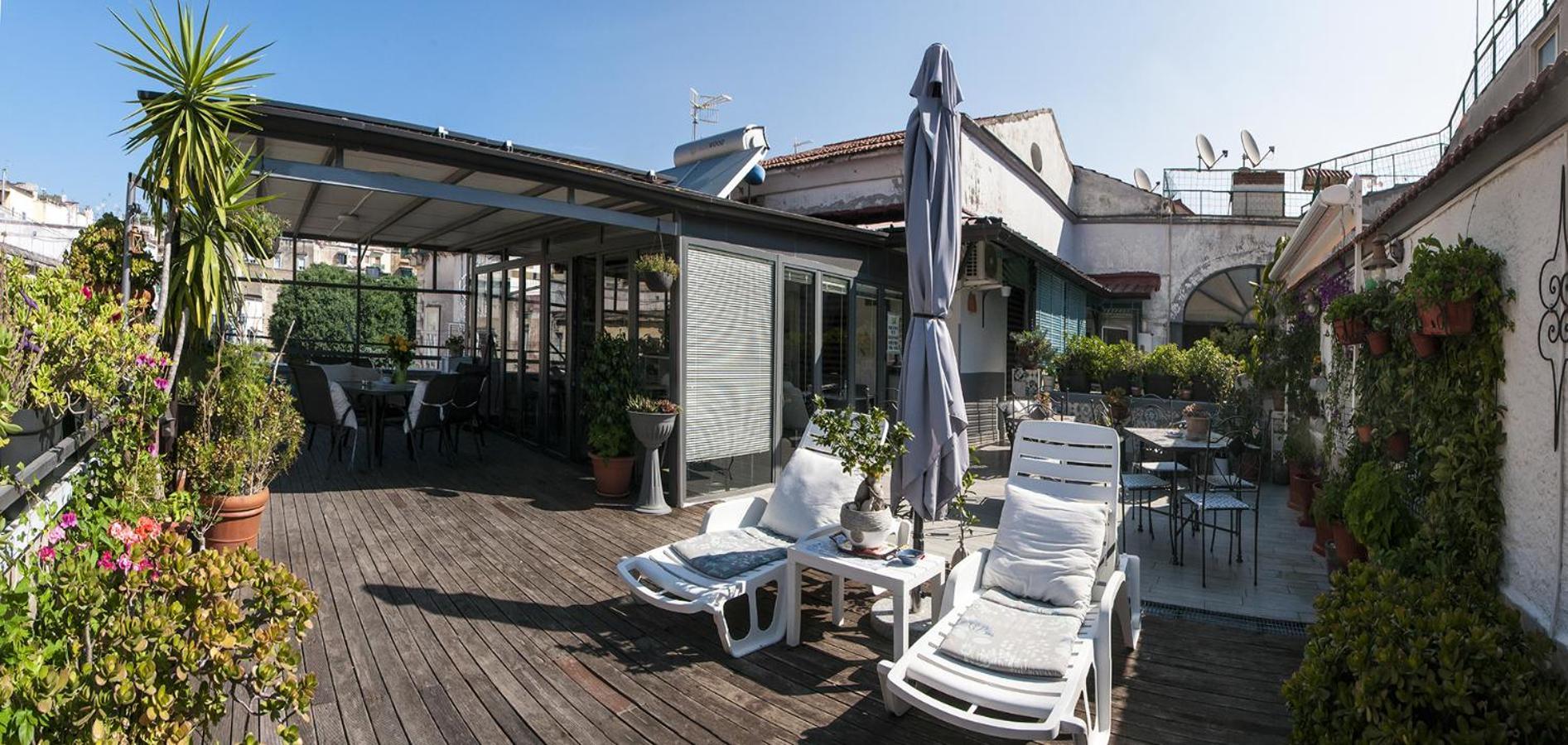 La Terrazza Ai Miracoli Bed & Breakfast Naples