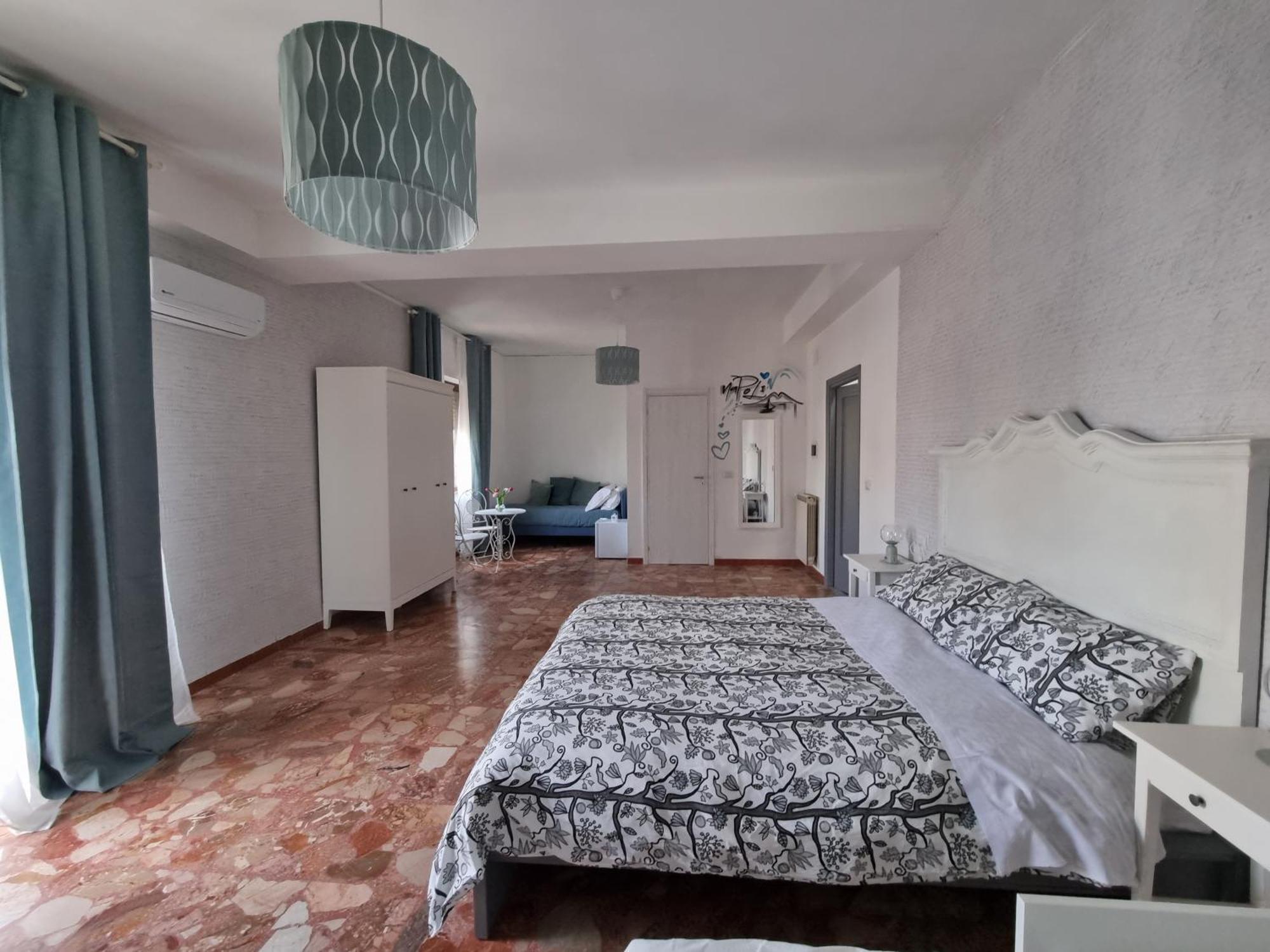 Happy In Bed & Breakfast Naples