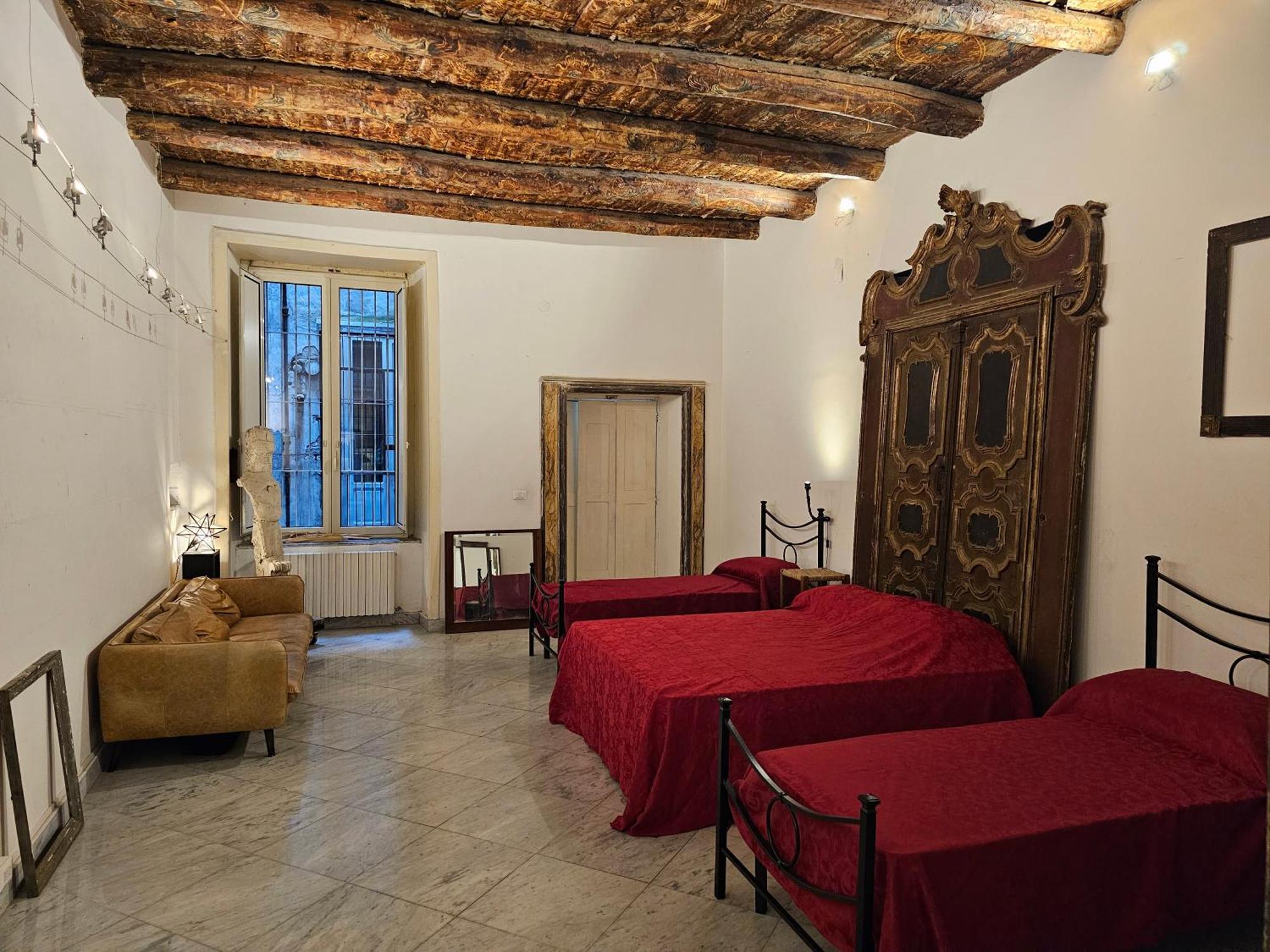 The Spanish Palace, Suites, Rooms, & Terraces Bed & Breakfast Naples