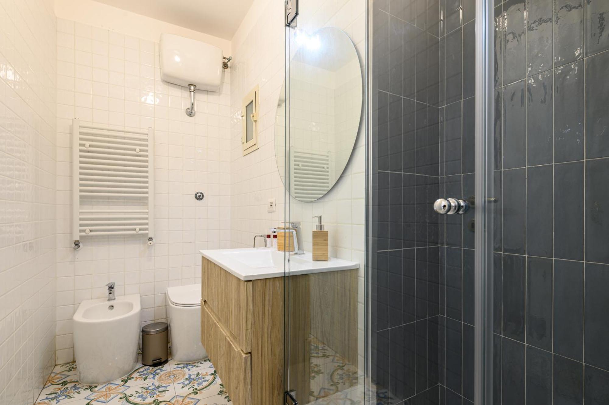 121 Charming Apartment