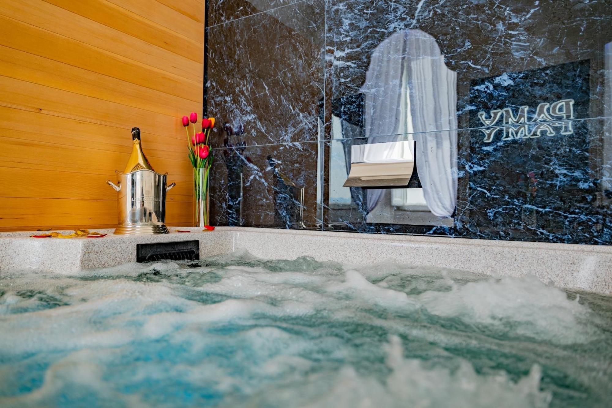 Pama Luxury & Bed & Breakfast Naples