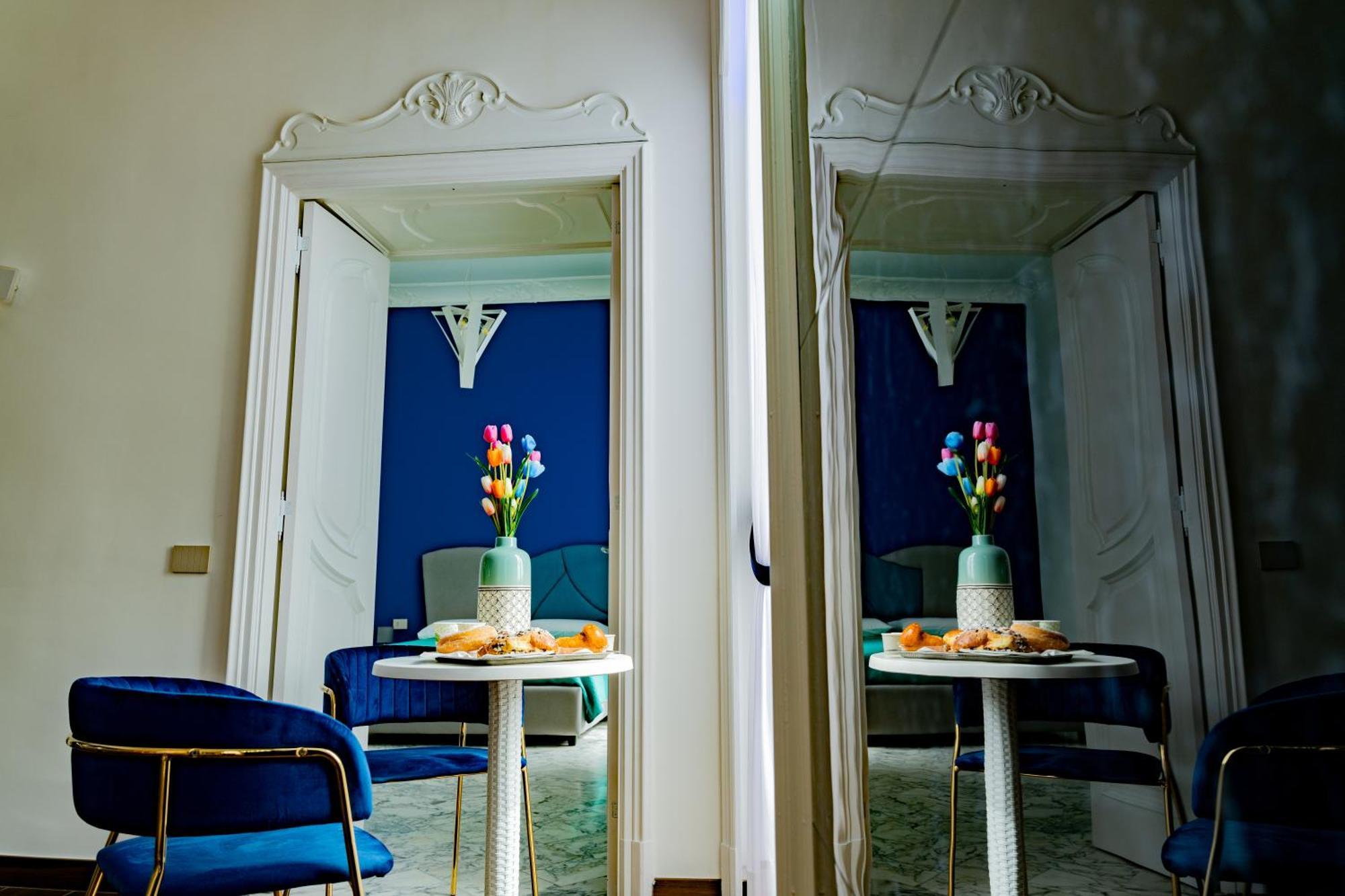 Pama Luxury & Naples