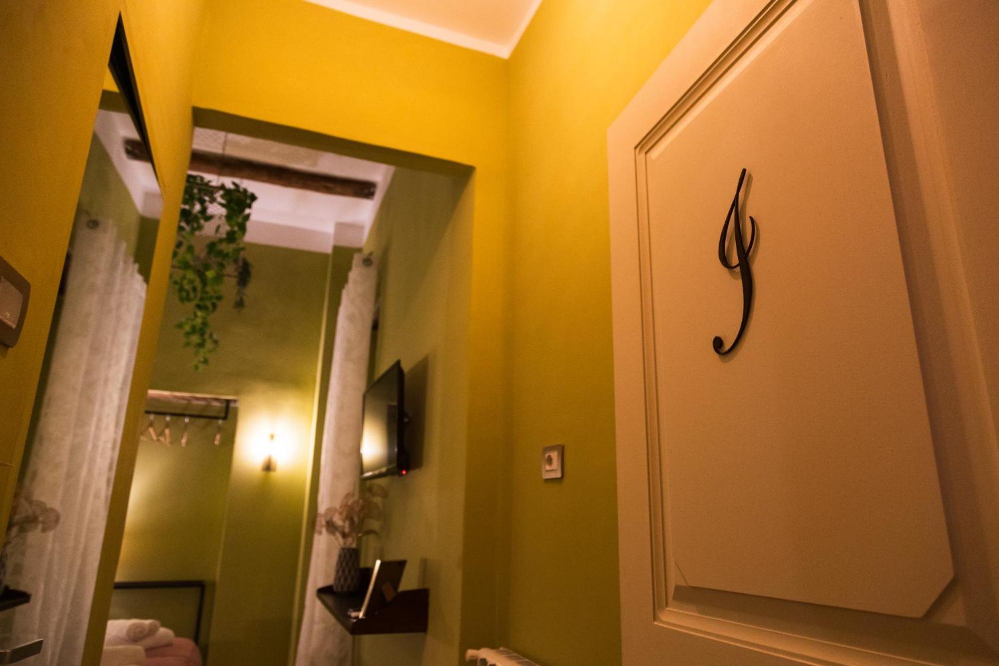 I Leoni Di Rosaroll Bed & Breakfast Naples