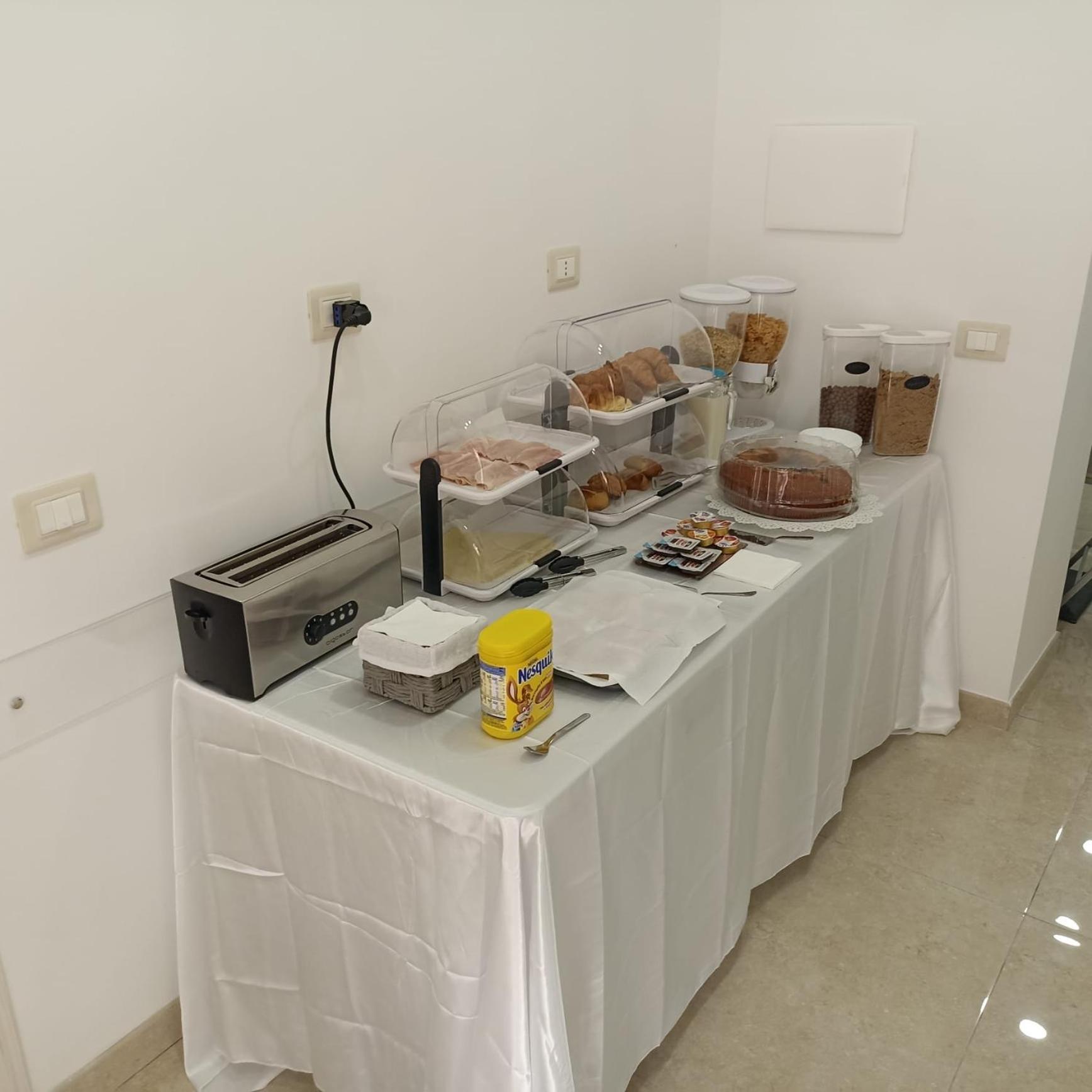 Solymar Naples