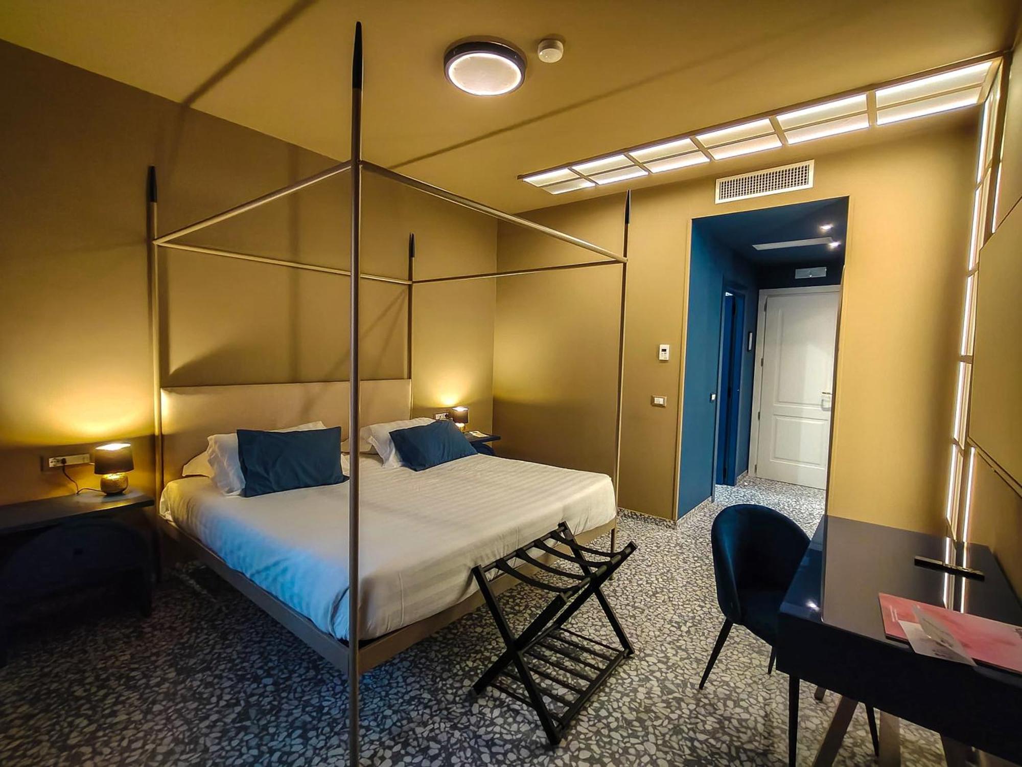 Nuvo Hotel 4*