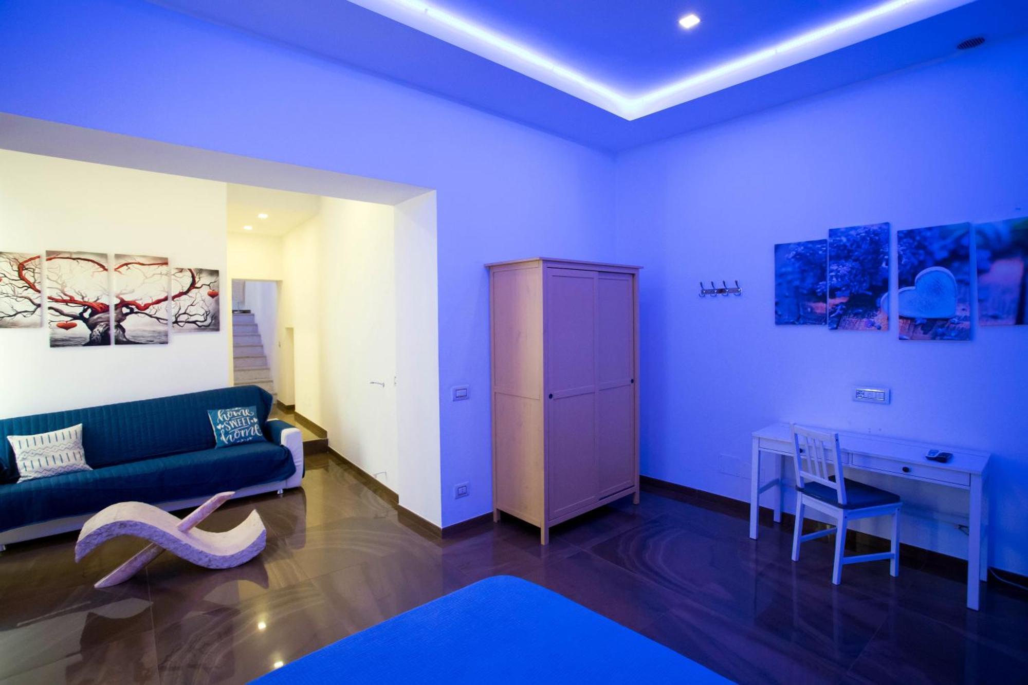 Palazzo 15 * Naples