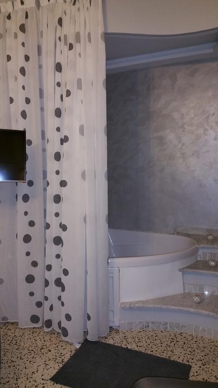 Rochel Naples