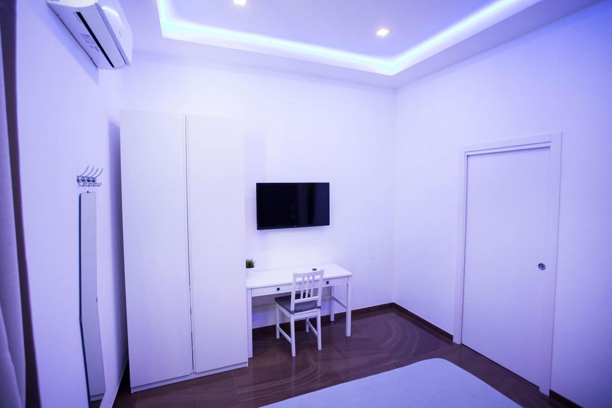 Palazzo 15 * Naples