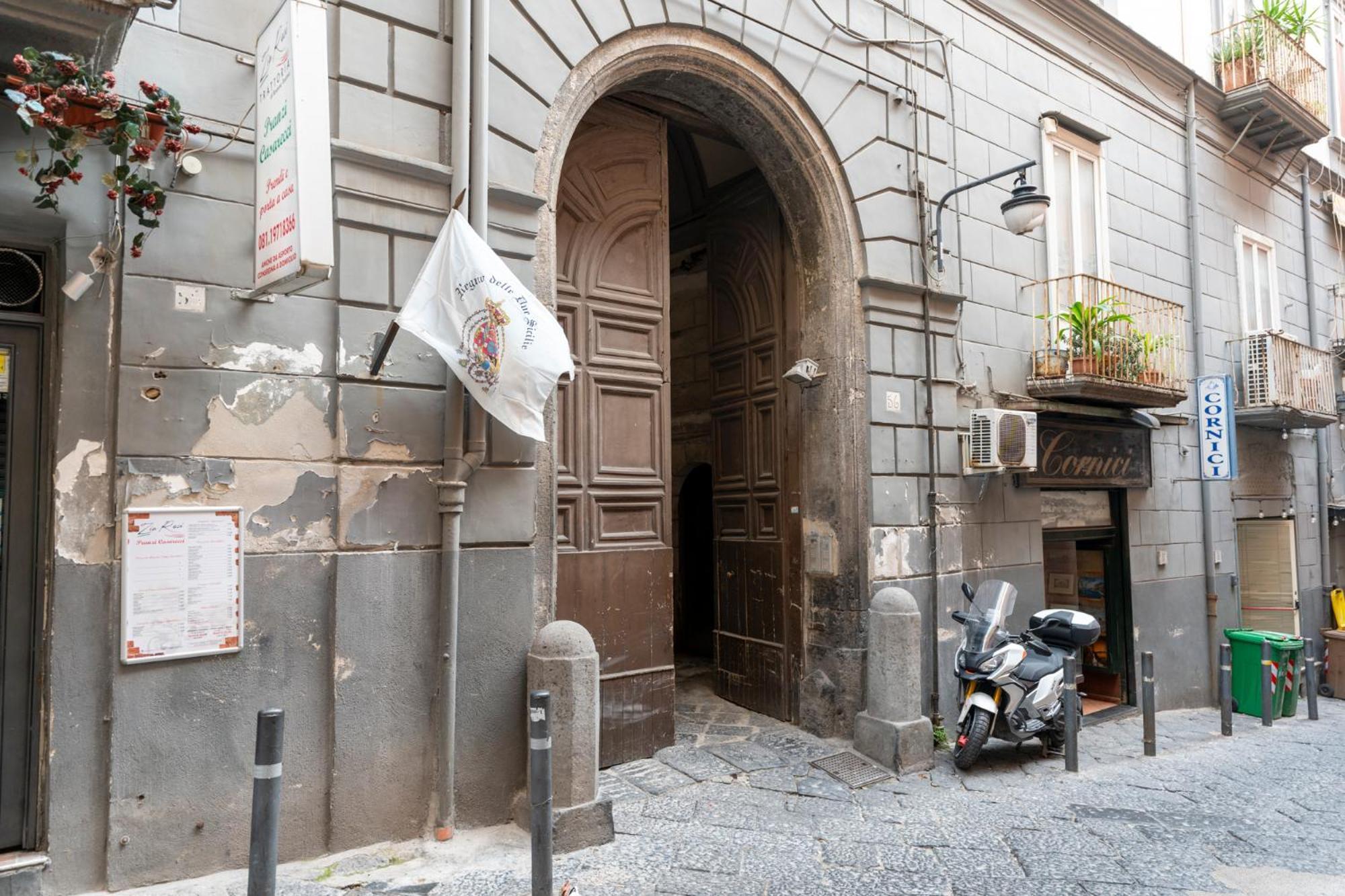 Plebiscito Guest house Naples