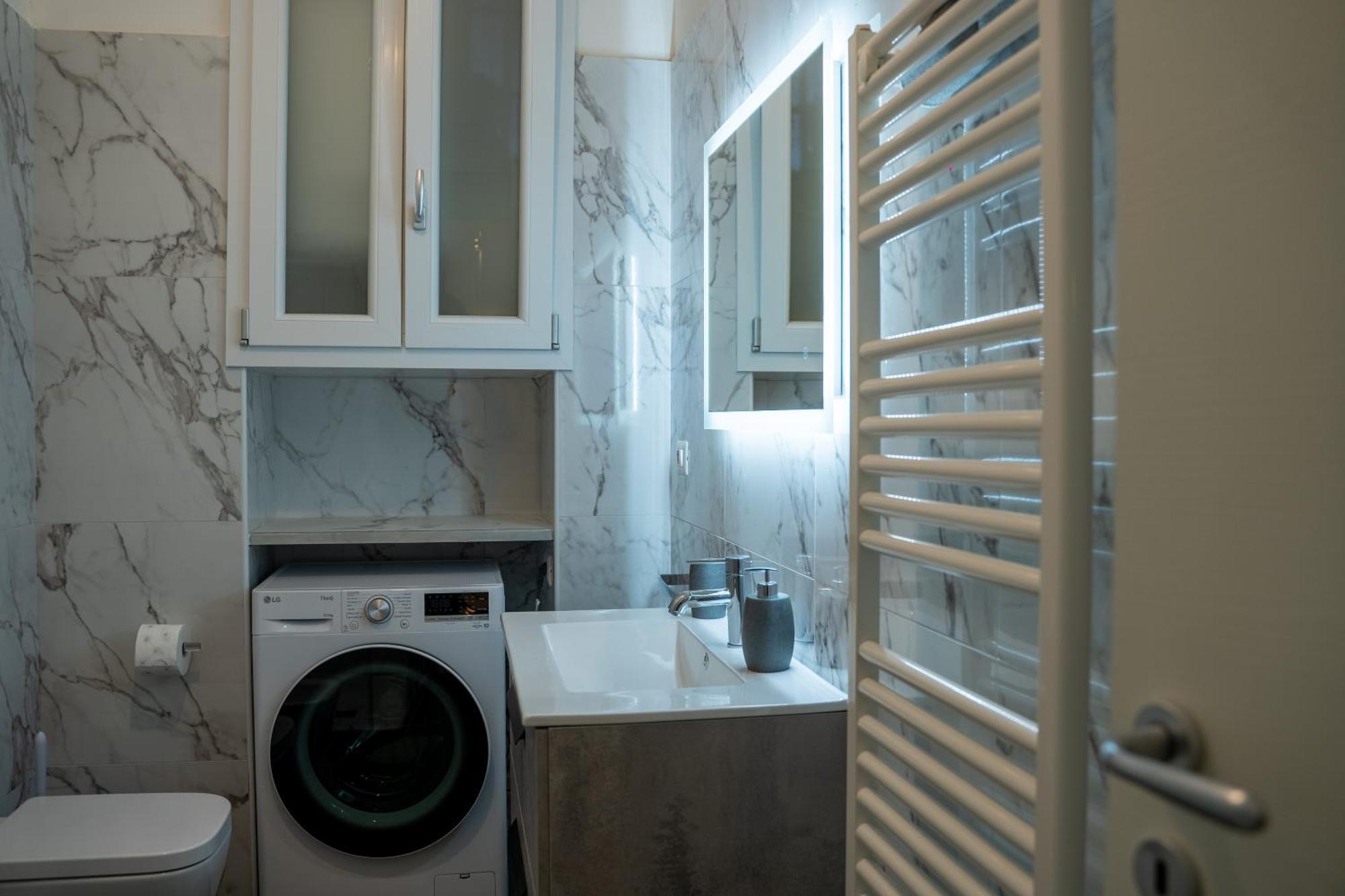 Dietro Al Plebiscito Luxury Apartment