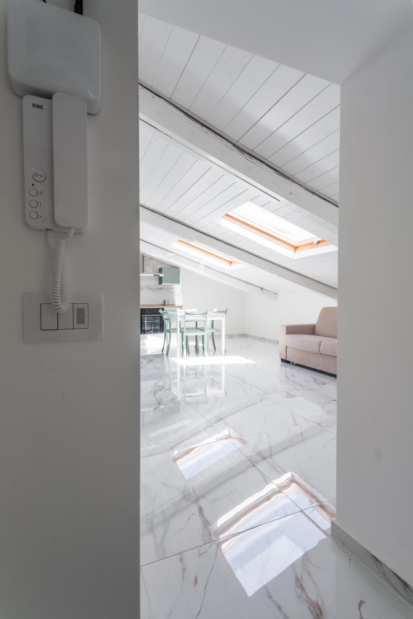 Attico Bella Aparthotel *