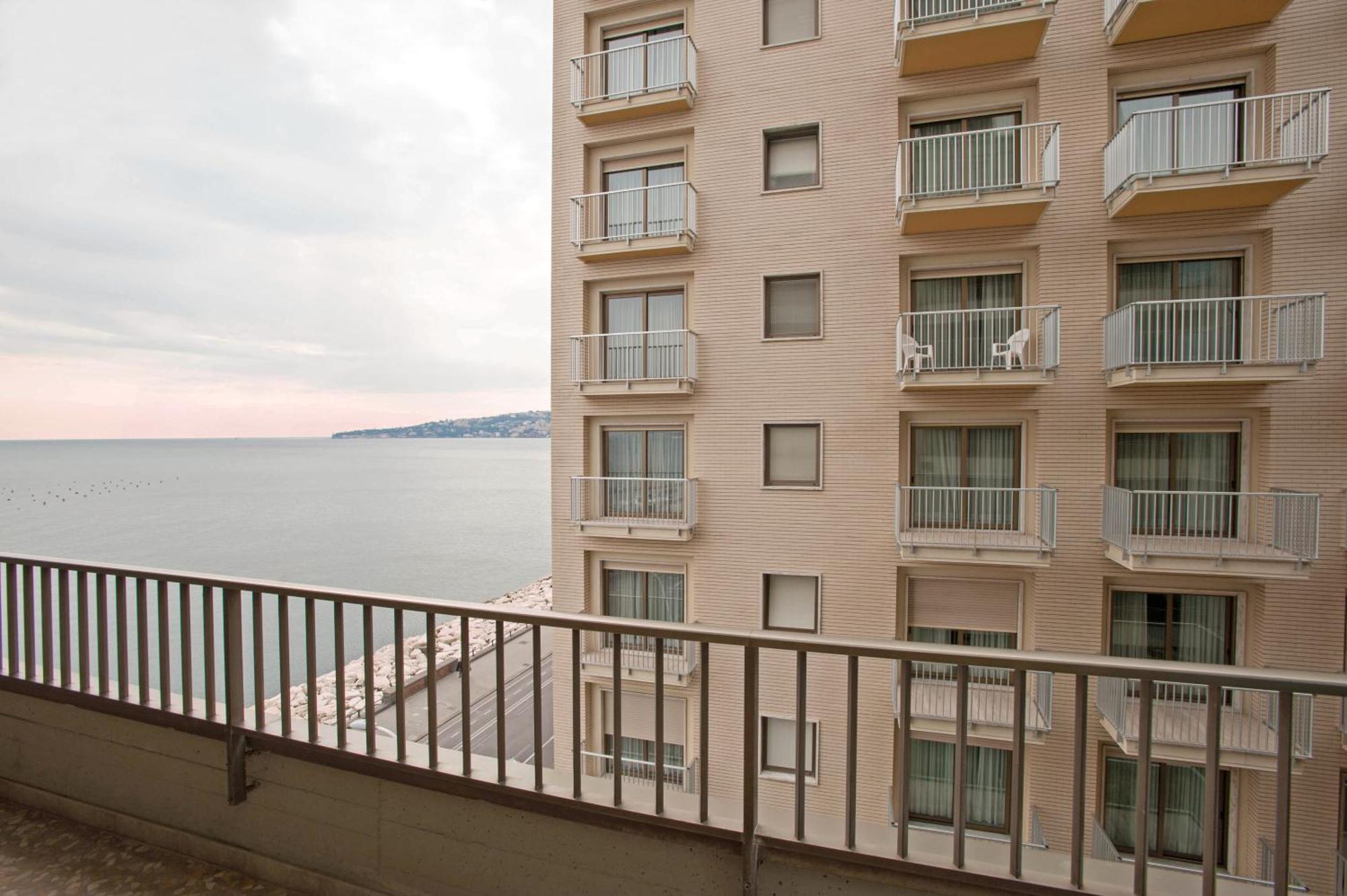 Royal Continental Naples