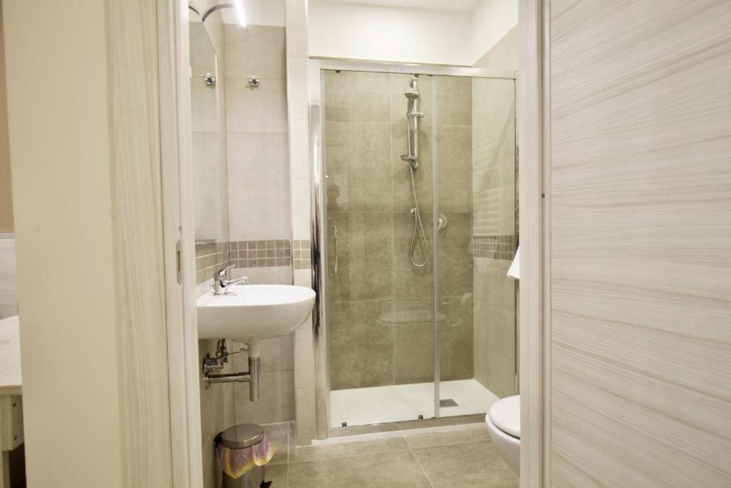 Guest house Six