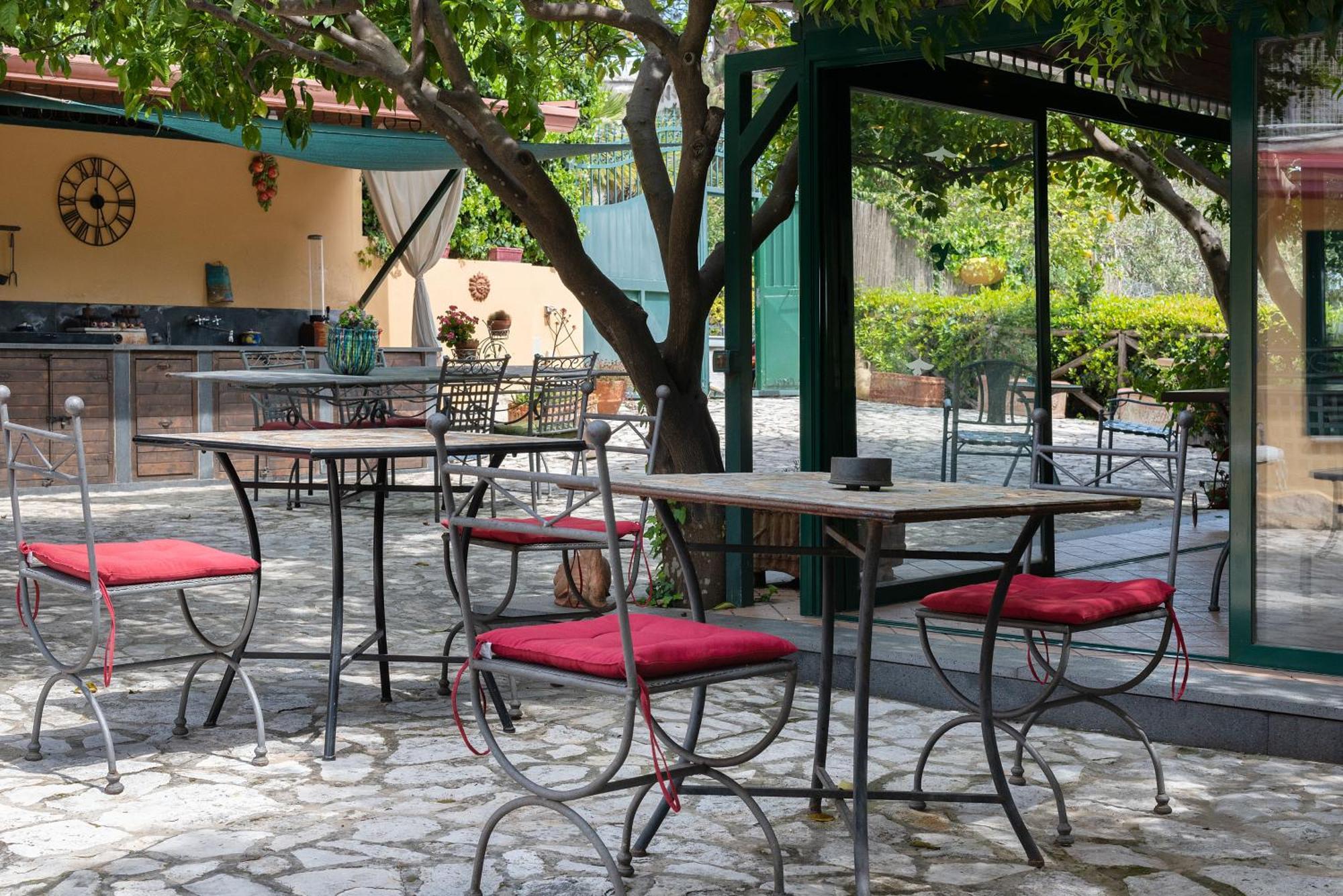 Bed & Breakfast La Nave Naples