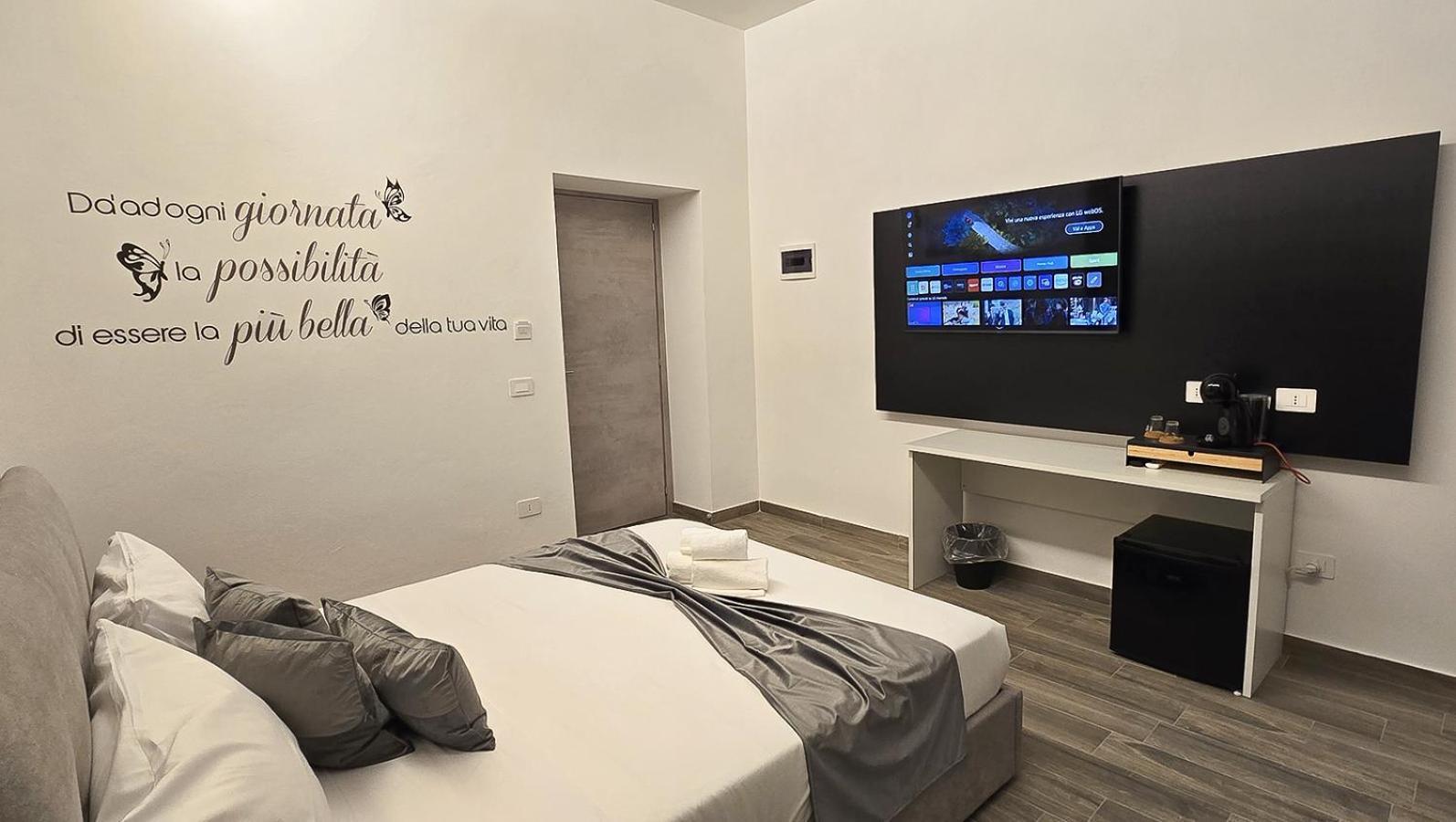 Neapoli-in Guest house *