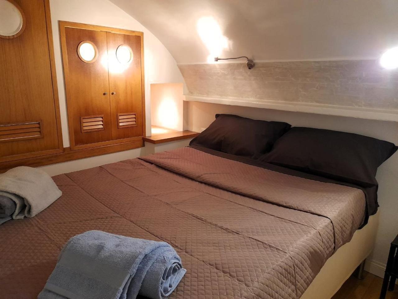 Toledo 27, A Due Passi Da Piazza Del Plebiscito Apartment *