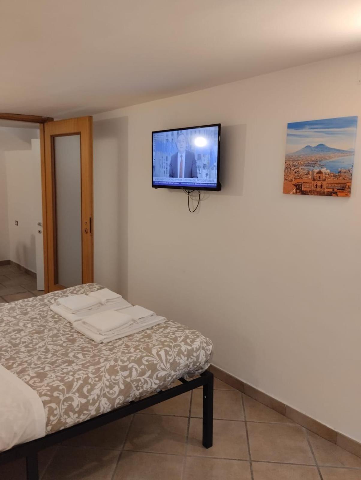 Amedeo Square 3* Naples