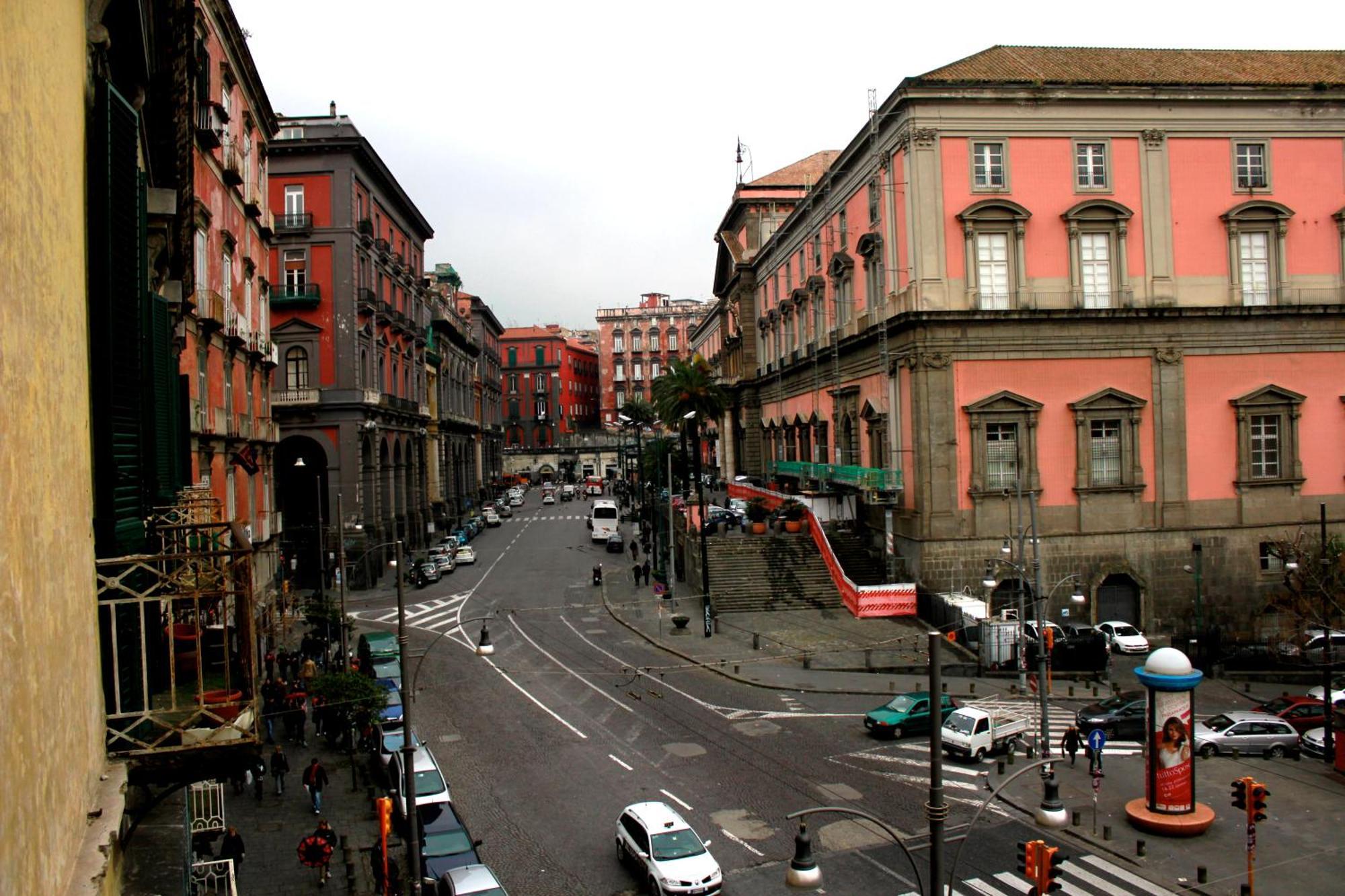 Bed & Breakfast Al 68 Di Piazza Cavour Naples