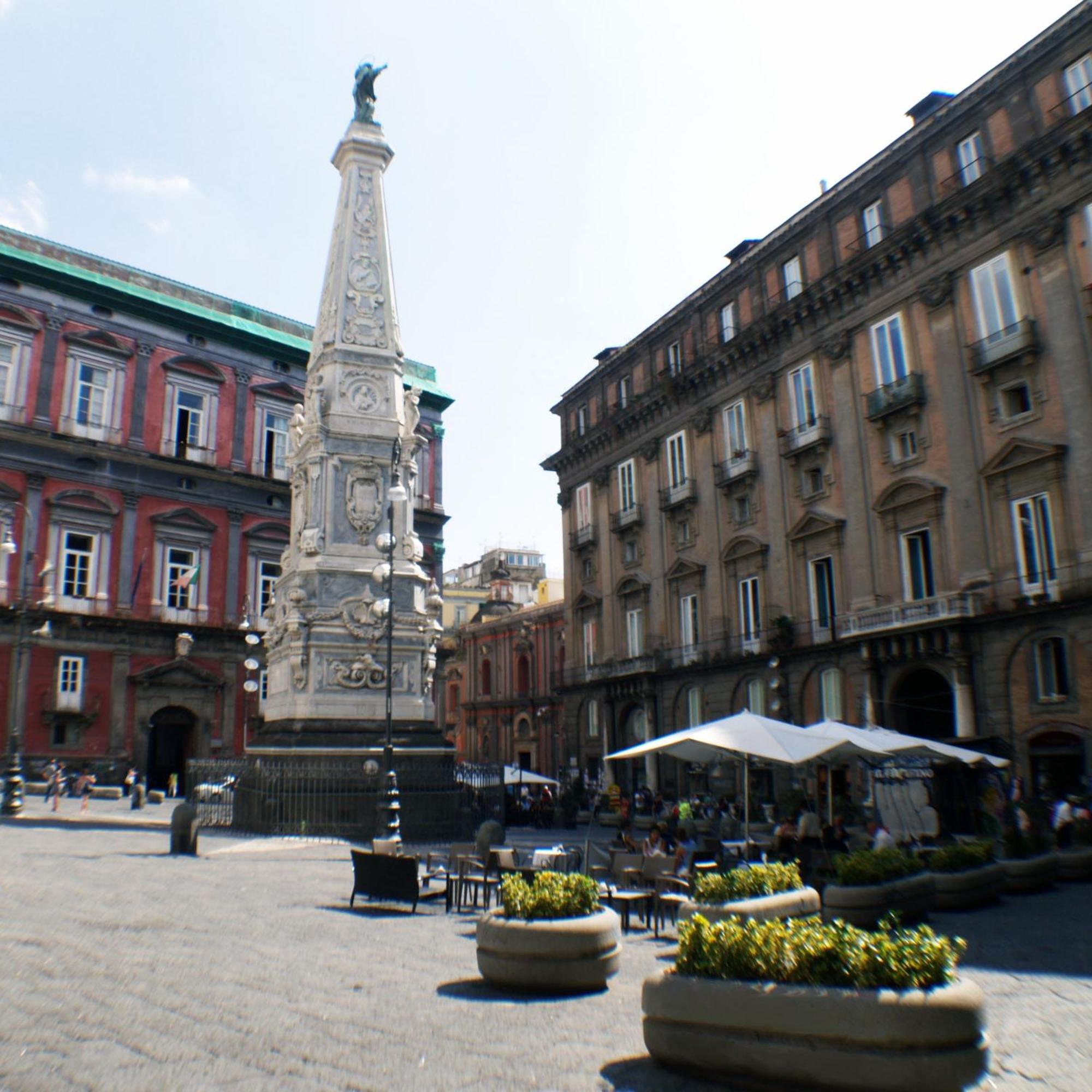 Tecla Naples