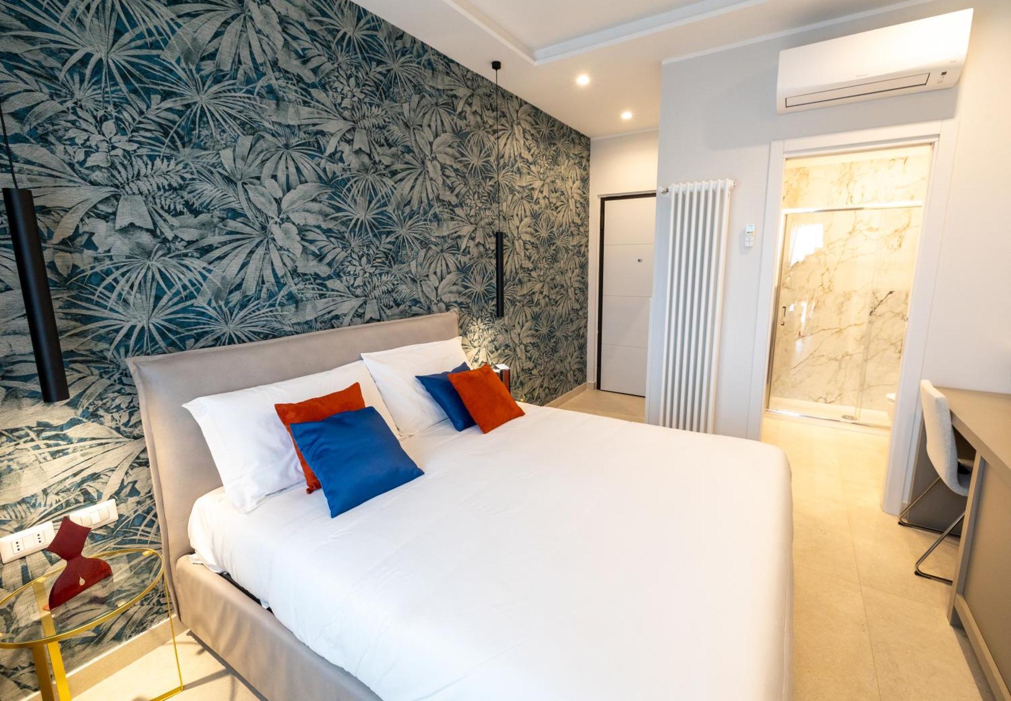 Apartment Center - E Naples