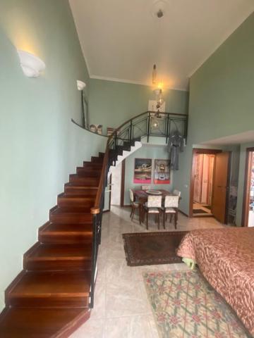 Apartment Casa Gioia, Tra Palazzo Reale,lungomare E Monte Echia Naples
