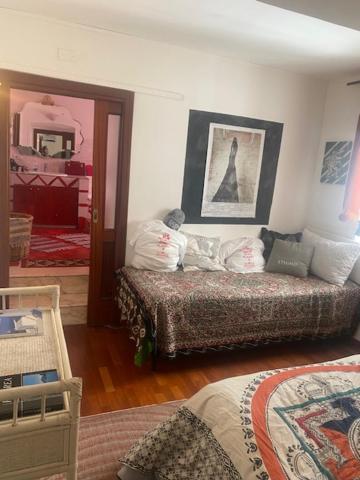 Apartment Casa Gioia, Tra Palazzo Reale,lungomare E Monte Echia *