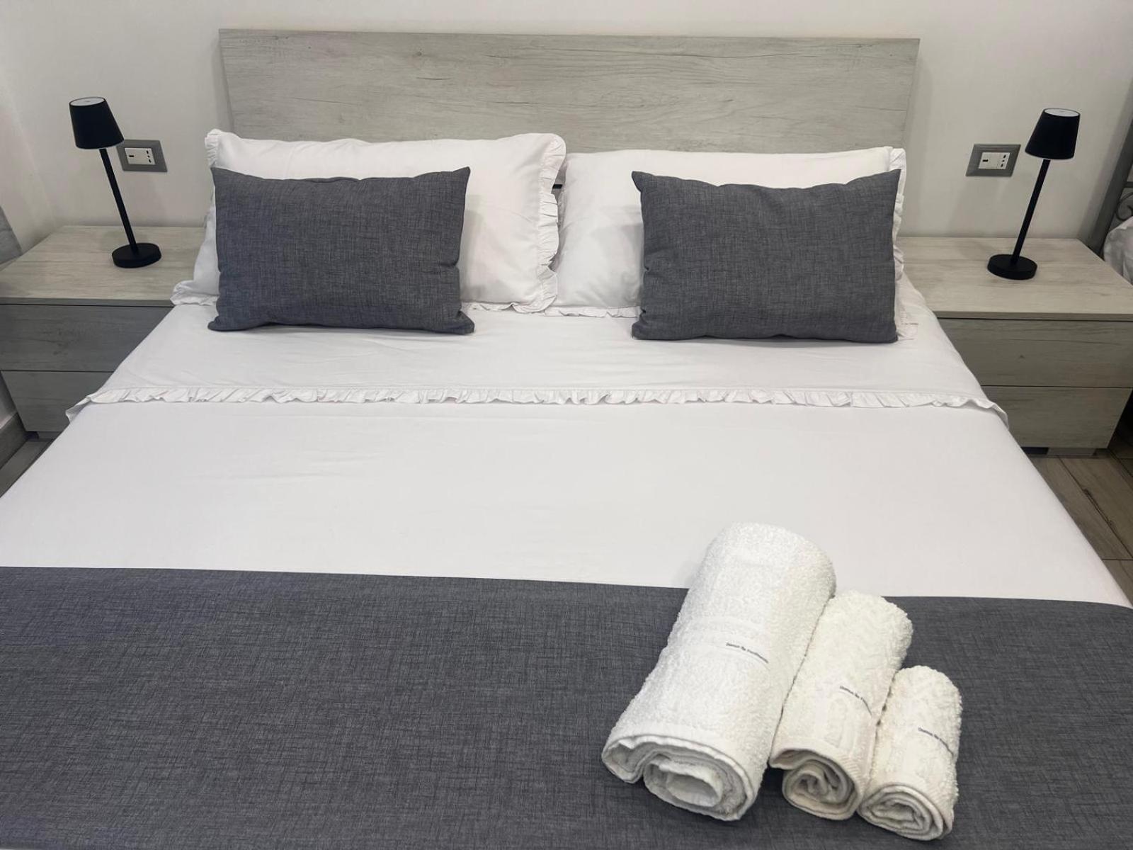 Apartment Domus Re Ferdinando Naples