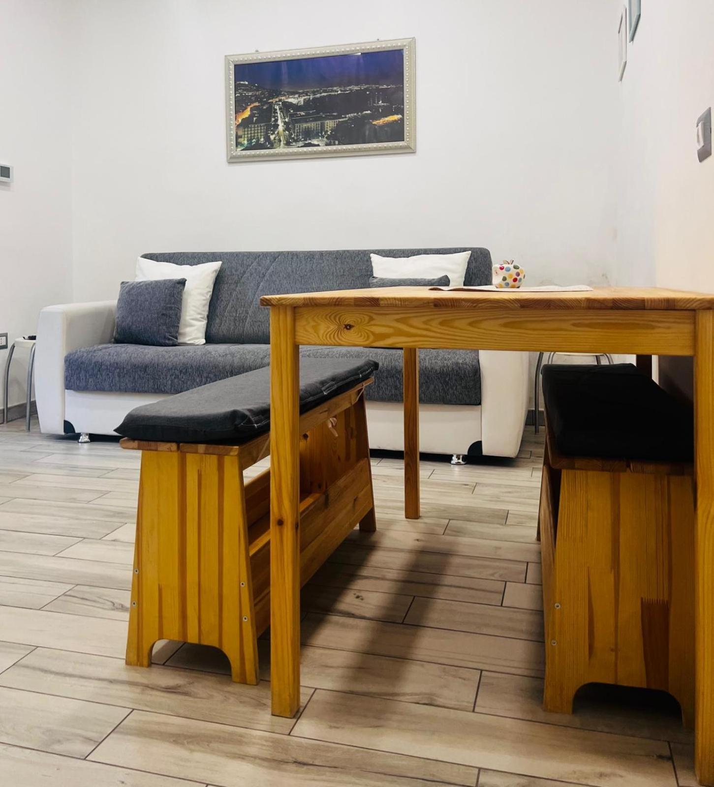 Apartment Domus Re Ferdinando Naples