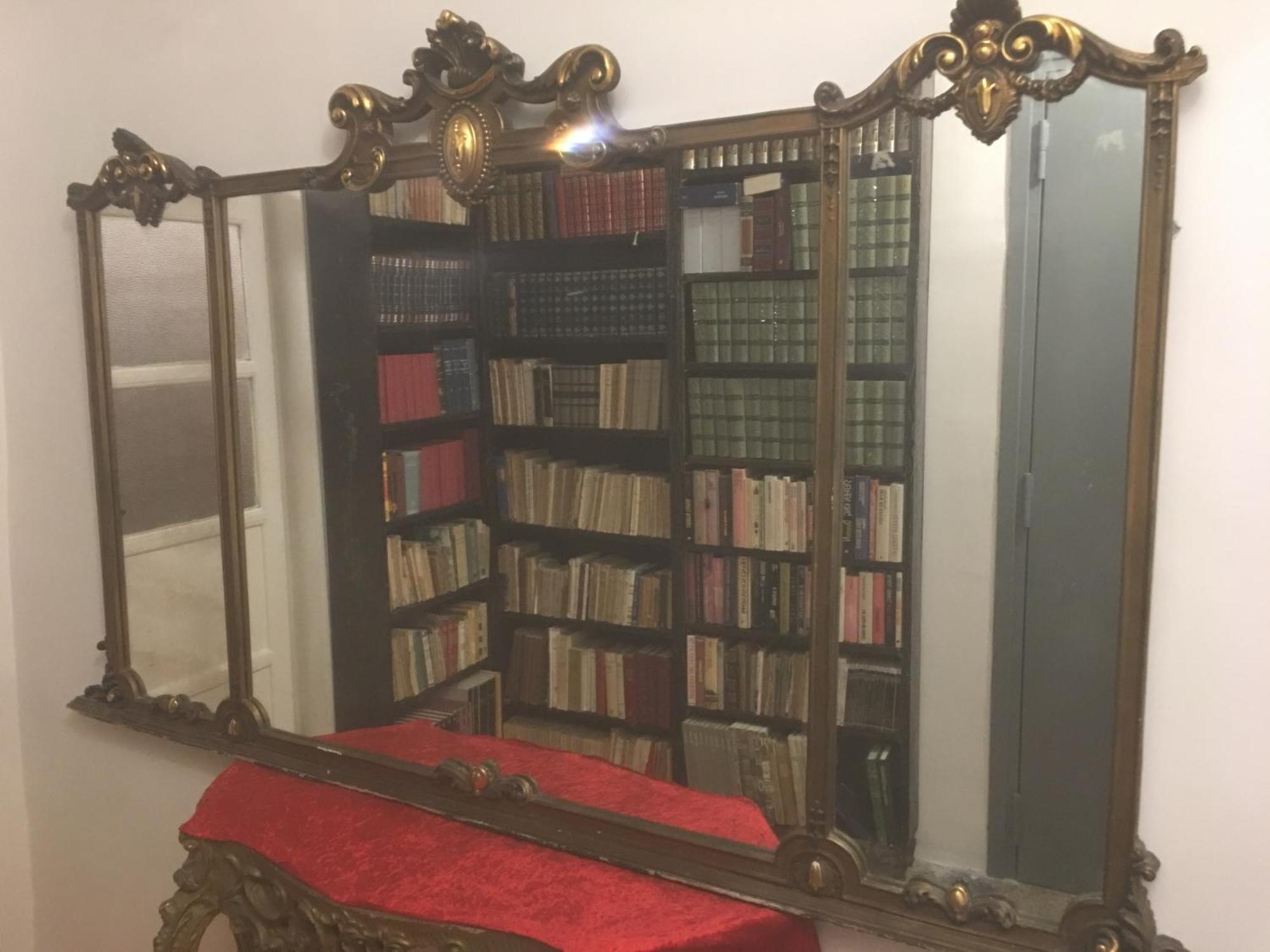 The Saint's Library Loft In Historical Palace